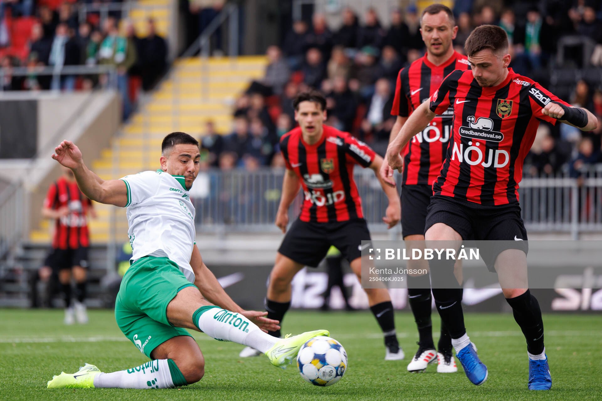 Hammarbys Jusef Erabi och Brommapojkarnas Hlynur Freyr