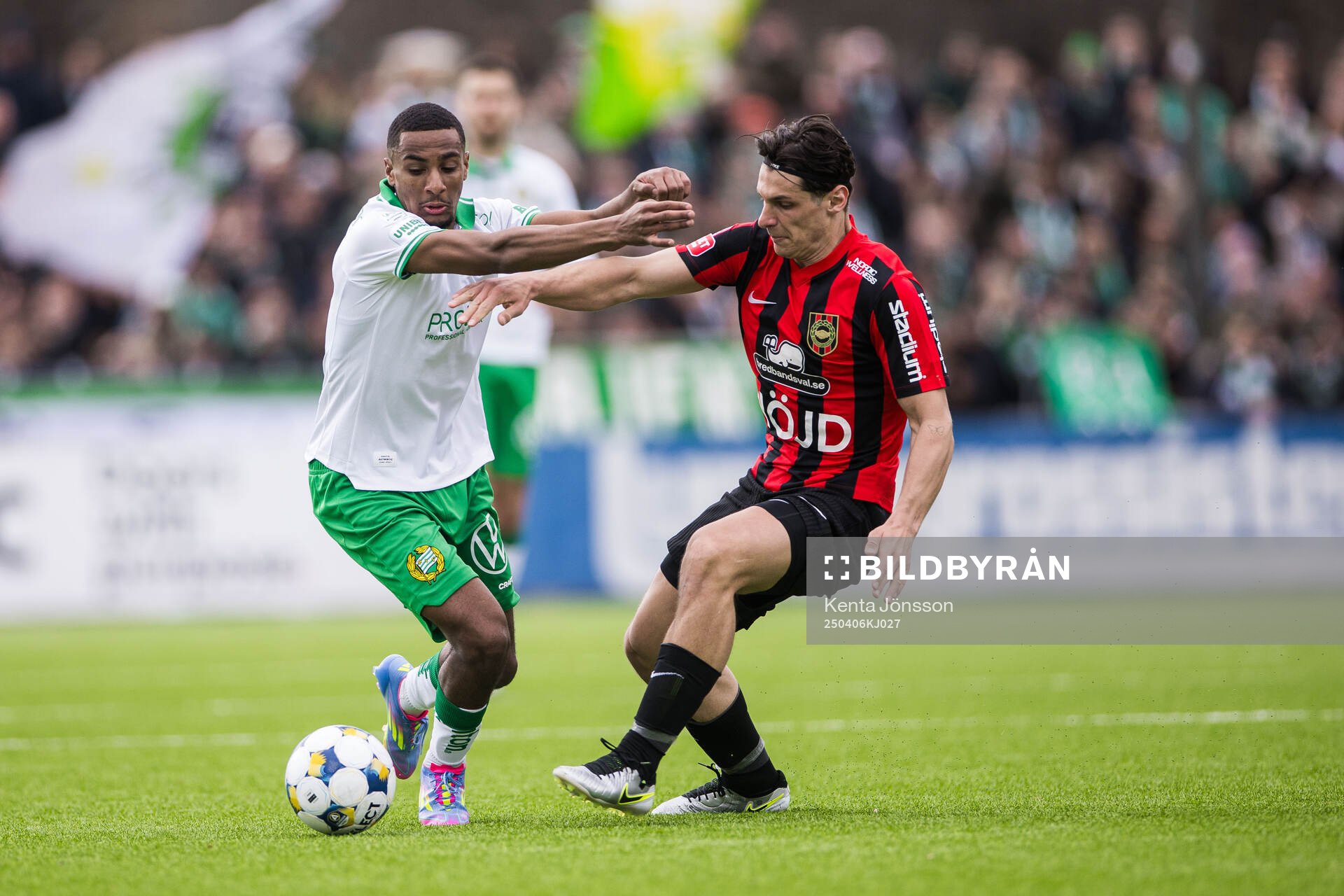 Hammarbys Paulos Abraham och Brommapojkarnas Kevin Ackermann