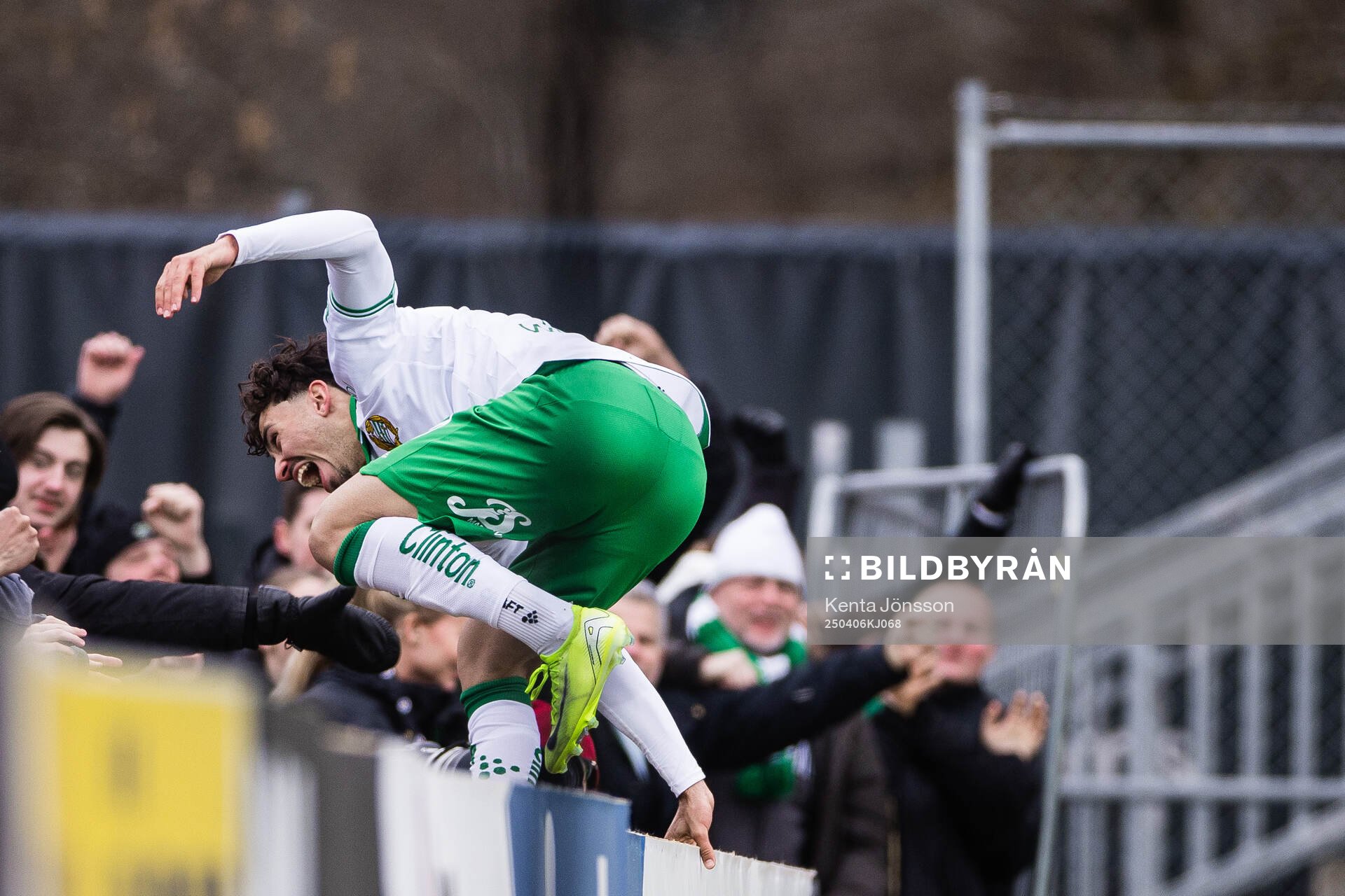 Hammarbys Sebastian Tounekti jublar