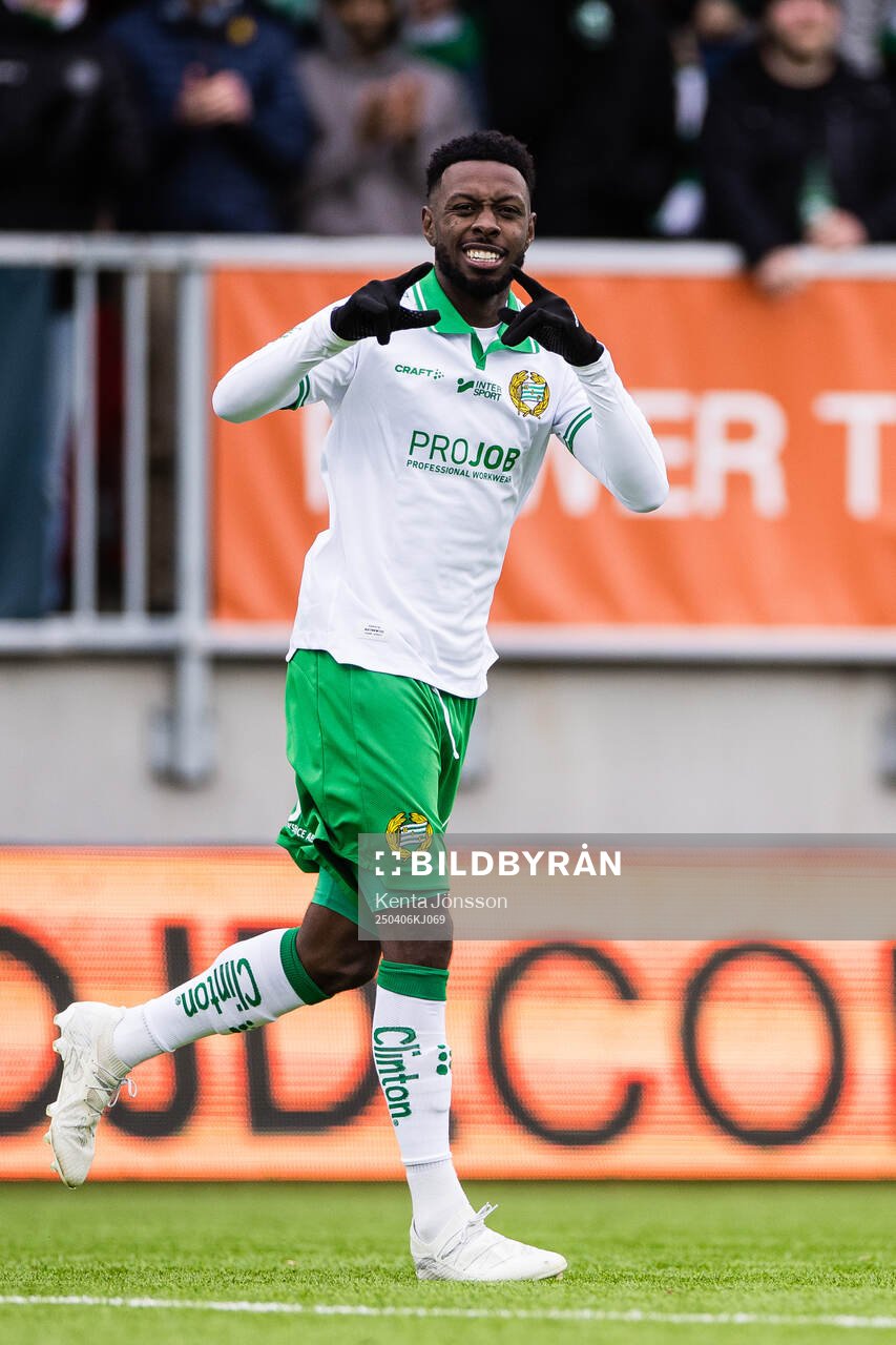 Hammarbys Shaquille Pinas jublar