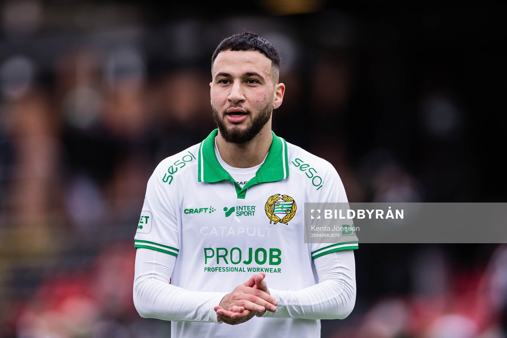 Hammarbys Abdelrahman Boudah Saidi applåderar publiken