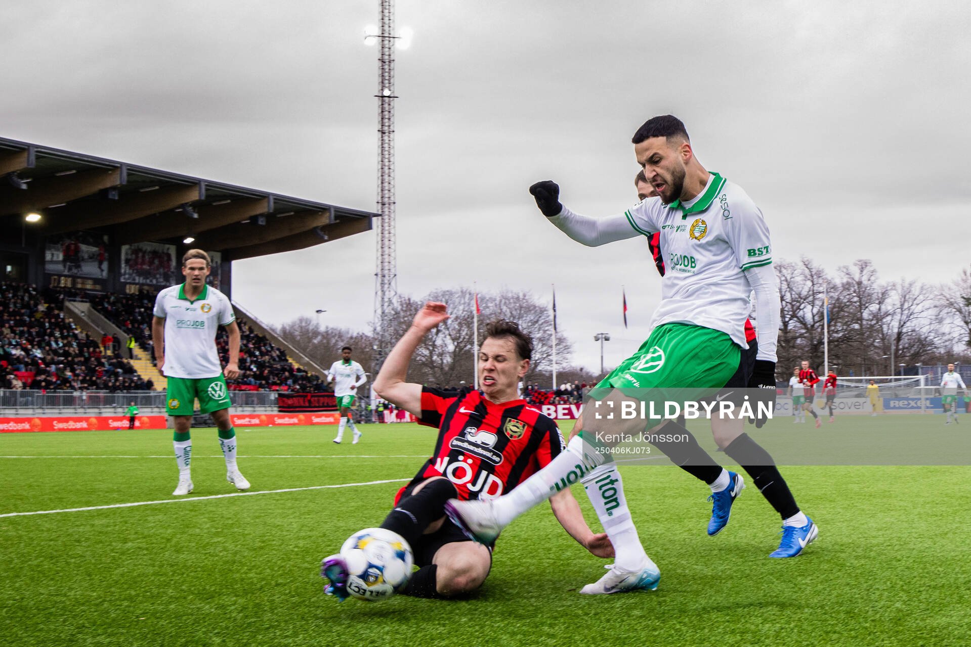 Brommapojkarnas Alex Timossi Andersson och Hammarbys