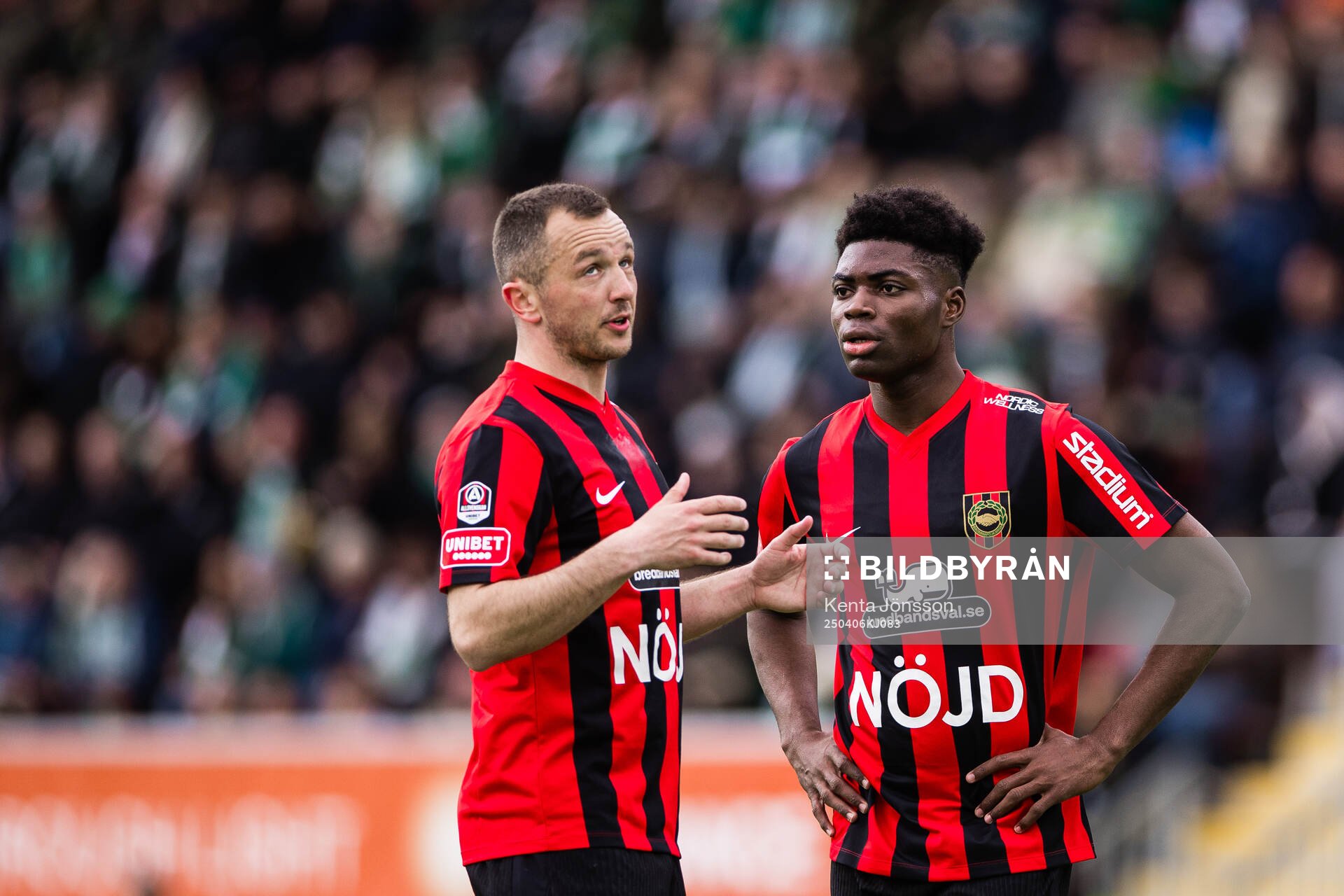 Brommapojkarnas Even Hovland och Ezekiel Alladoh deppar