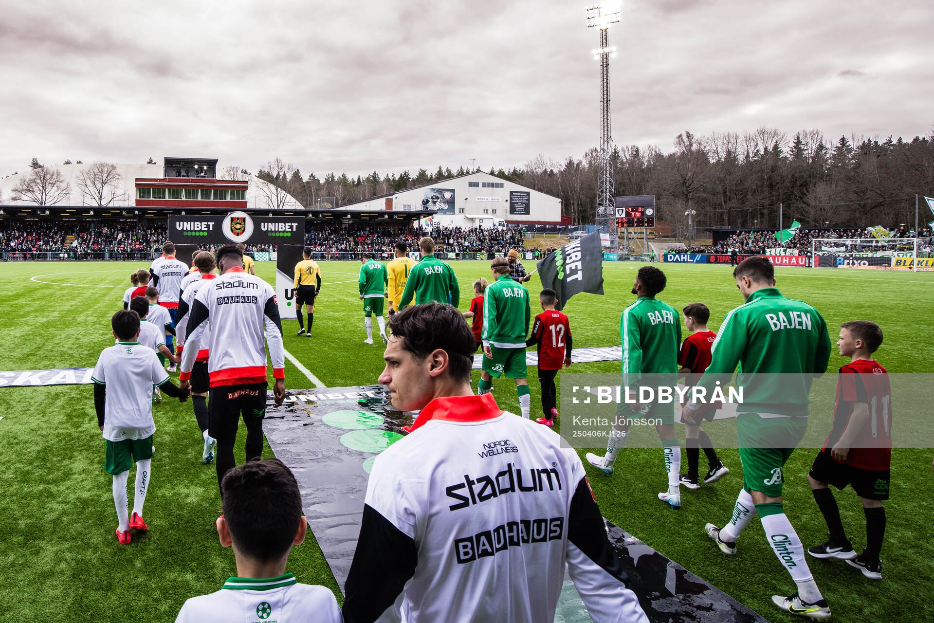 Grimsta IP med Brommapojkarnas och Hammarbys spelare