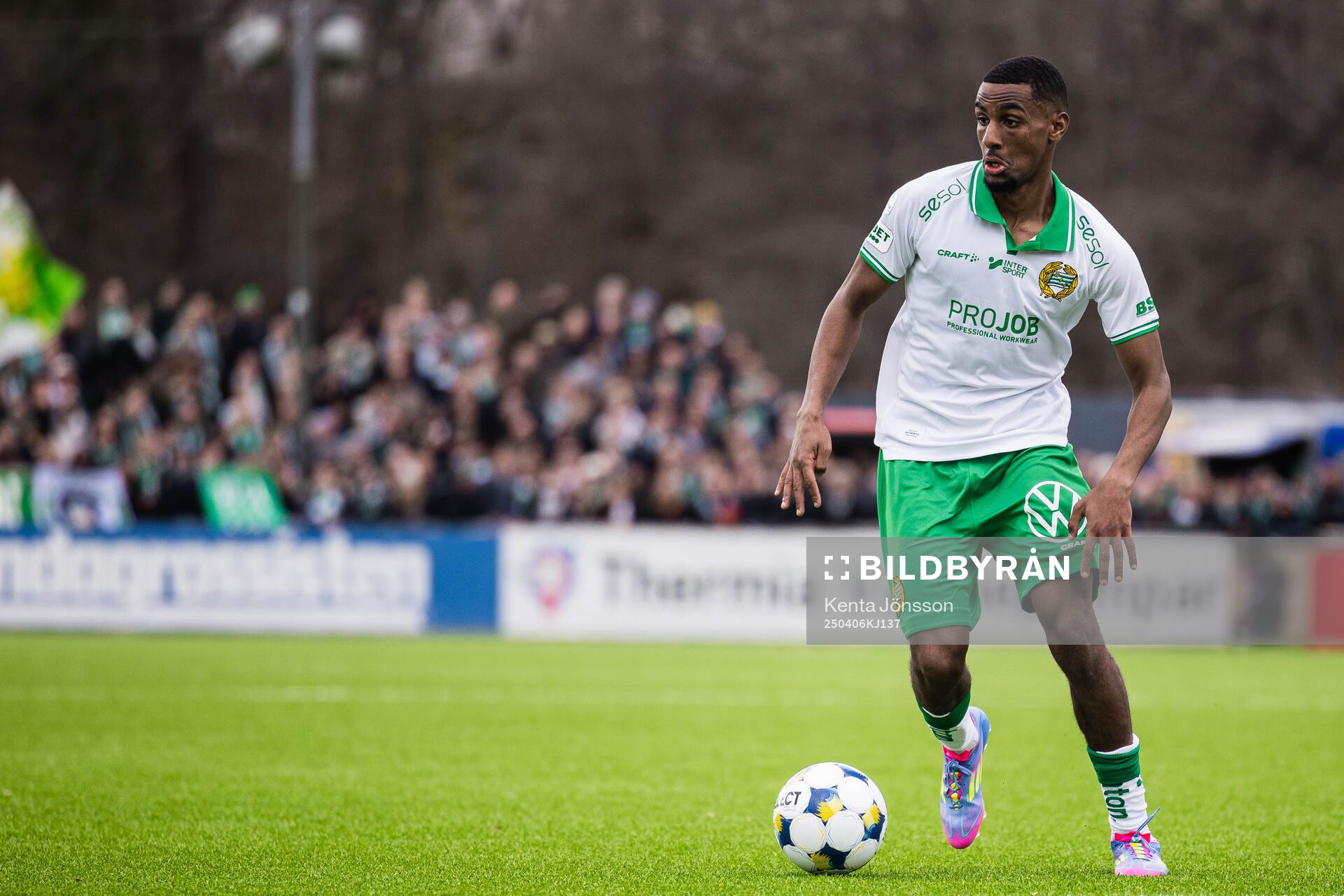 Hammarbys Paulos Abraham  under fotbollsmatchen i Allsvenskan mellan Brommapojkarna och Hammarby den 6 april 2025 i Stockholm. 