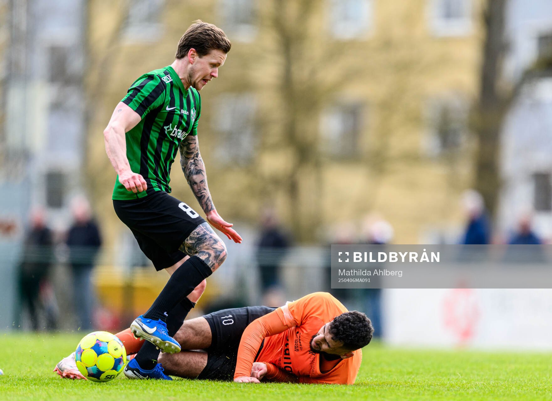 Högaborgs Niklas Mineur och Torns Omar Khattab