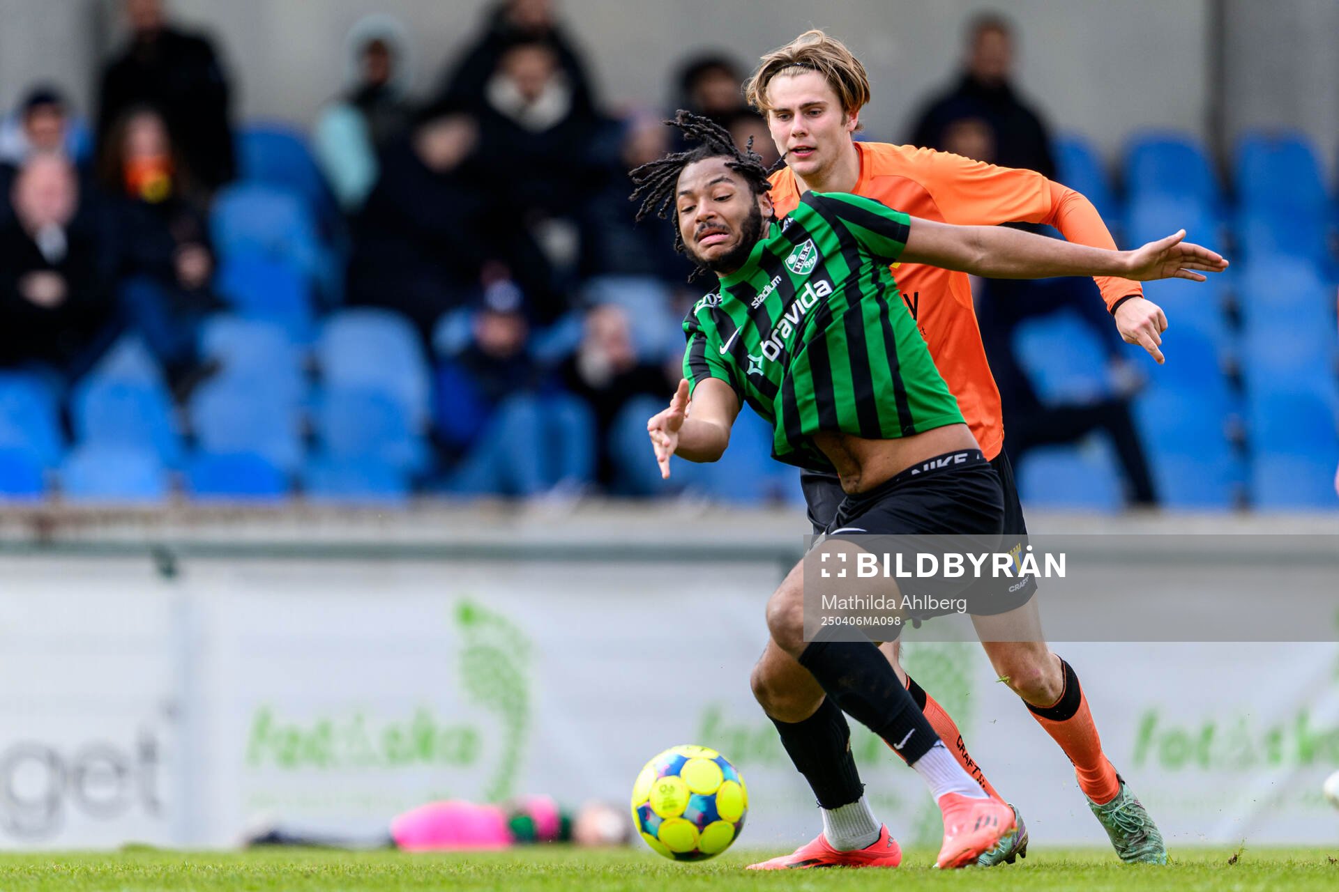 Högaborgs Adam Touray och Torns Noah Cavander
