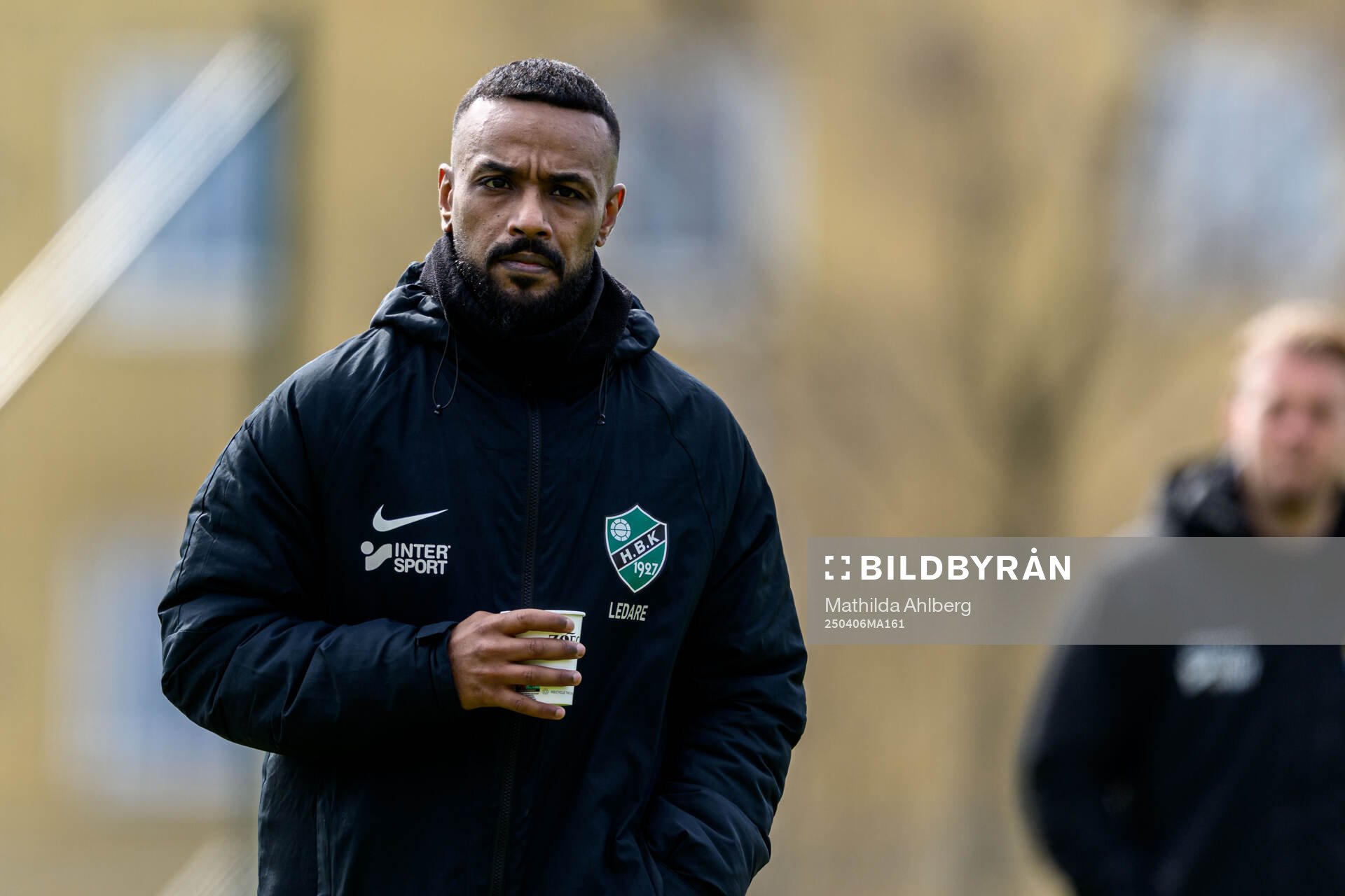Högaborgs sportchef Tarik Barny inför fotbollsmatchen i Division 2 Södra Götaland mellan Högaborg och Torn den 6 april 2025 i Helsingborg.