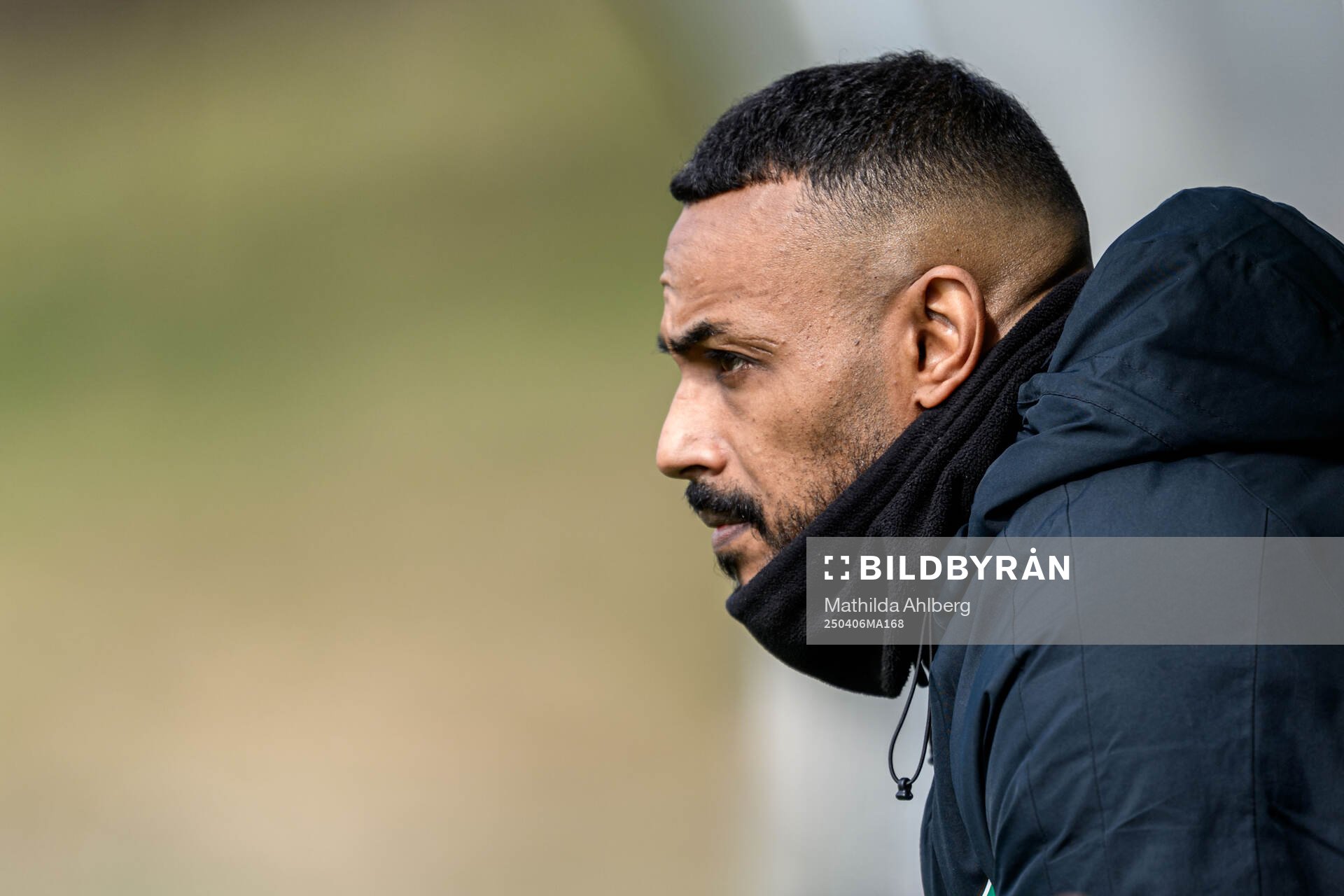 Högaborgs sportchef Tarik Barny inför fotbollsmatchen i Division 2 Södra Götaland mellan Högaborg och Torn den 6 april 2025 i Helsingborg.