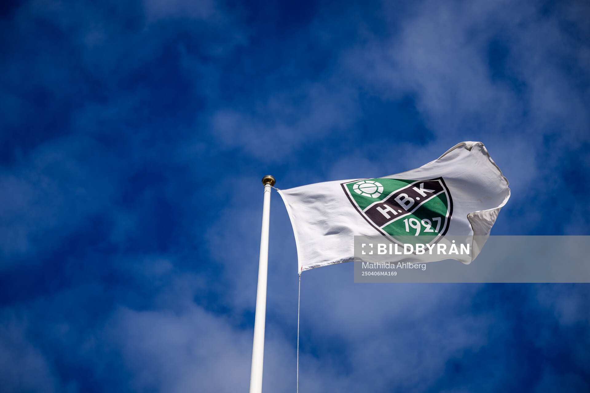 Högaborgs klubbmärke på en flagga