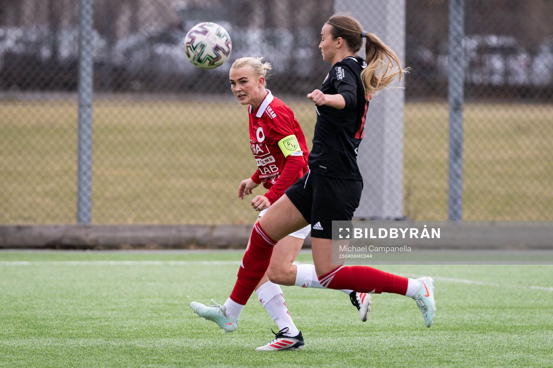 Degerfors IFs Ida Mattsson under fotbollsmatchen i Division 1 Mellersta mellan Enskede IK och Degerfors IF den 6 april 2025 i Stockholm.