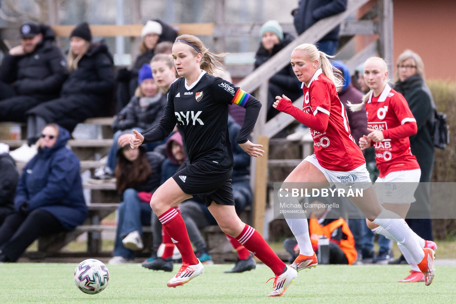 Enskede IKs Jenny Mattsson och Degerfors IFs Ida Lilja