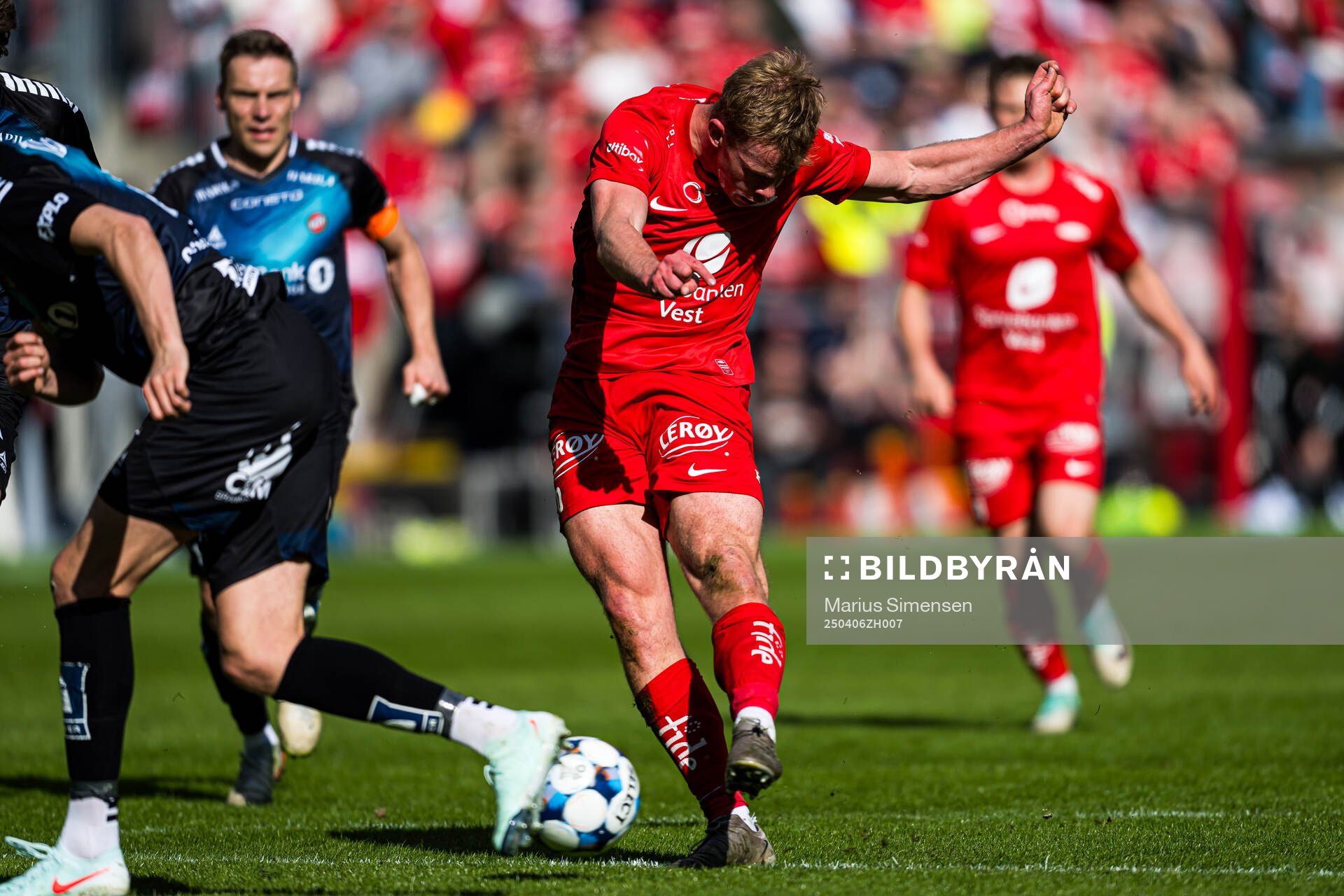 Aune Heggebø of Brann scores the 1-1 goal