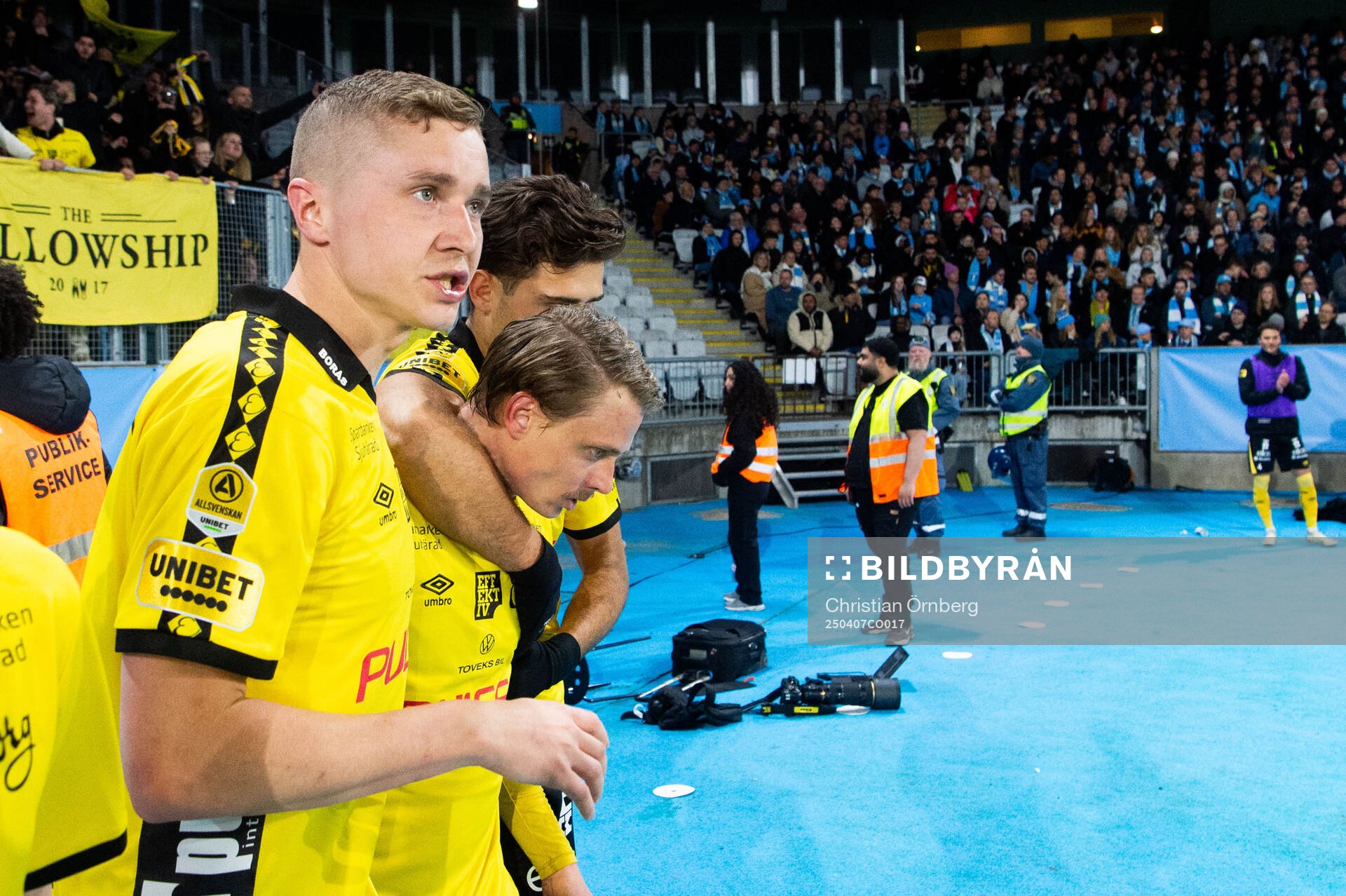 Elfsborgs Simon Hedlund jublar med Sebastian Holmen och