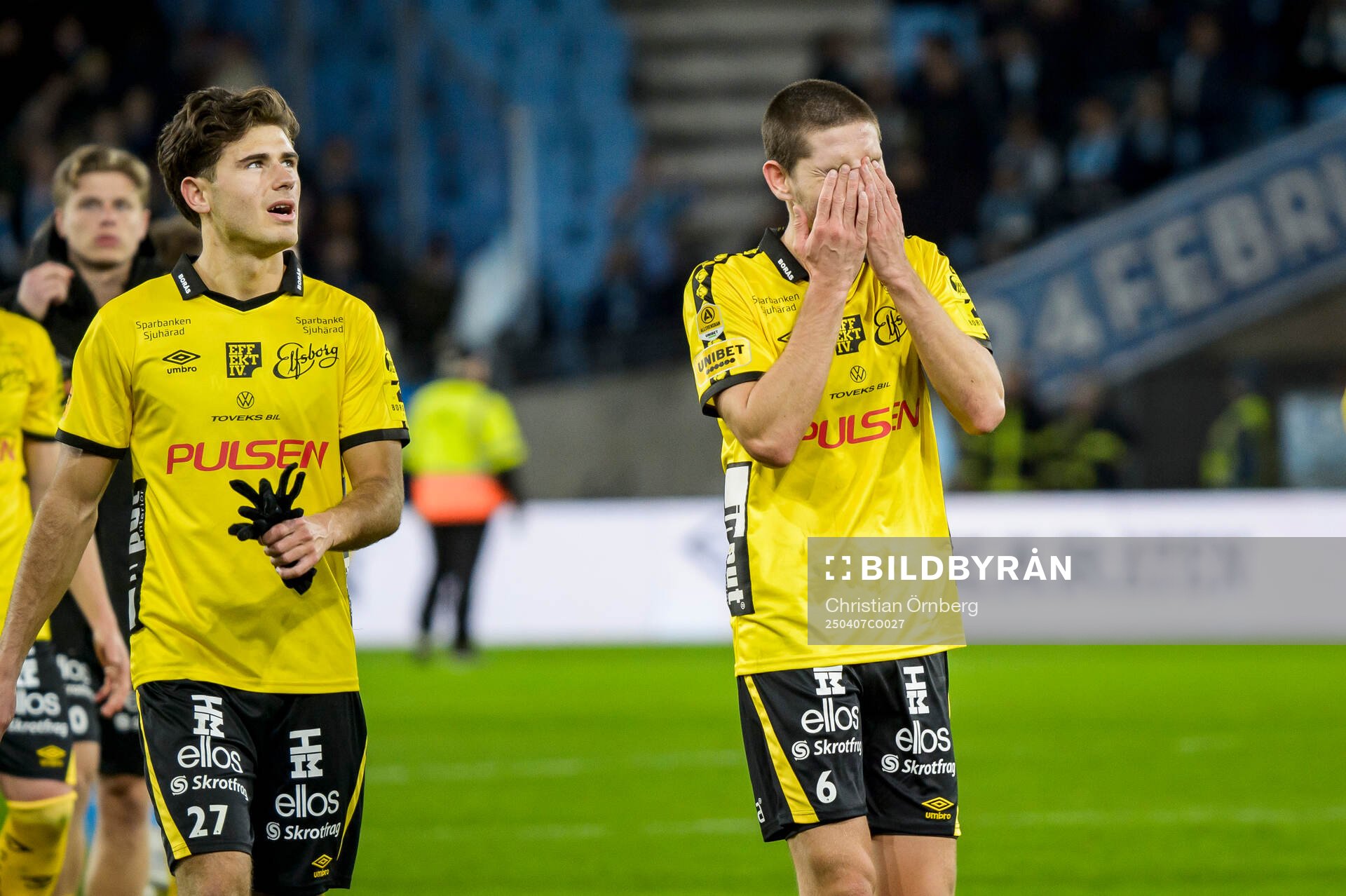 Elfsborgs Besfort Zeneli och Rasmus Wikström deppar