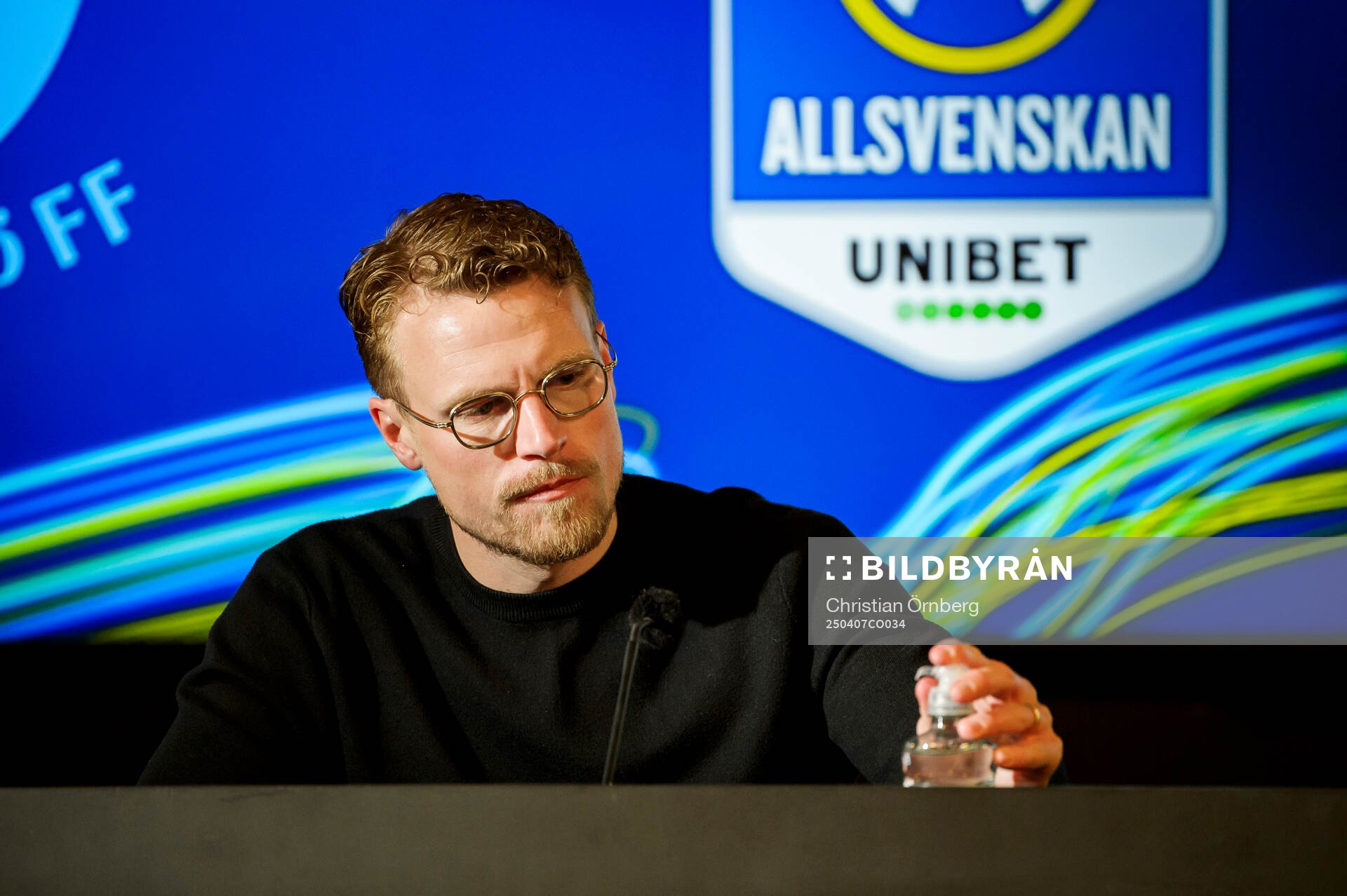 Elfsborgs tränare Oscar Hiljemark på en presskonferens
