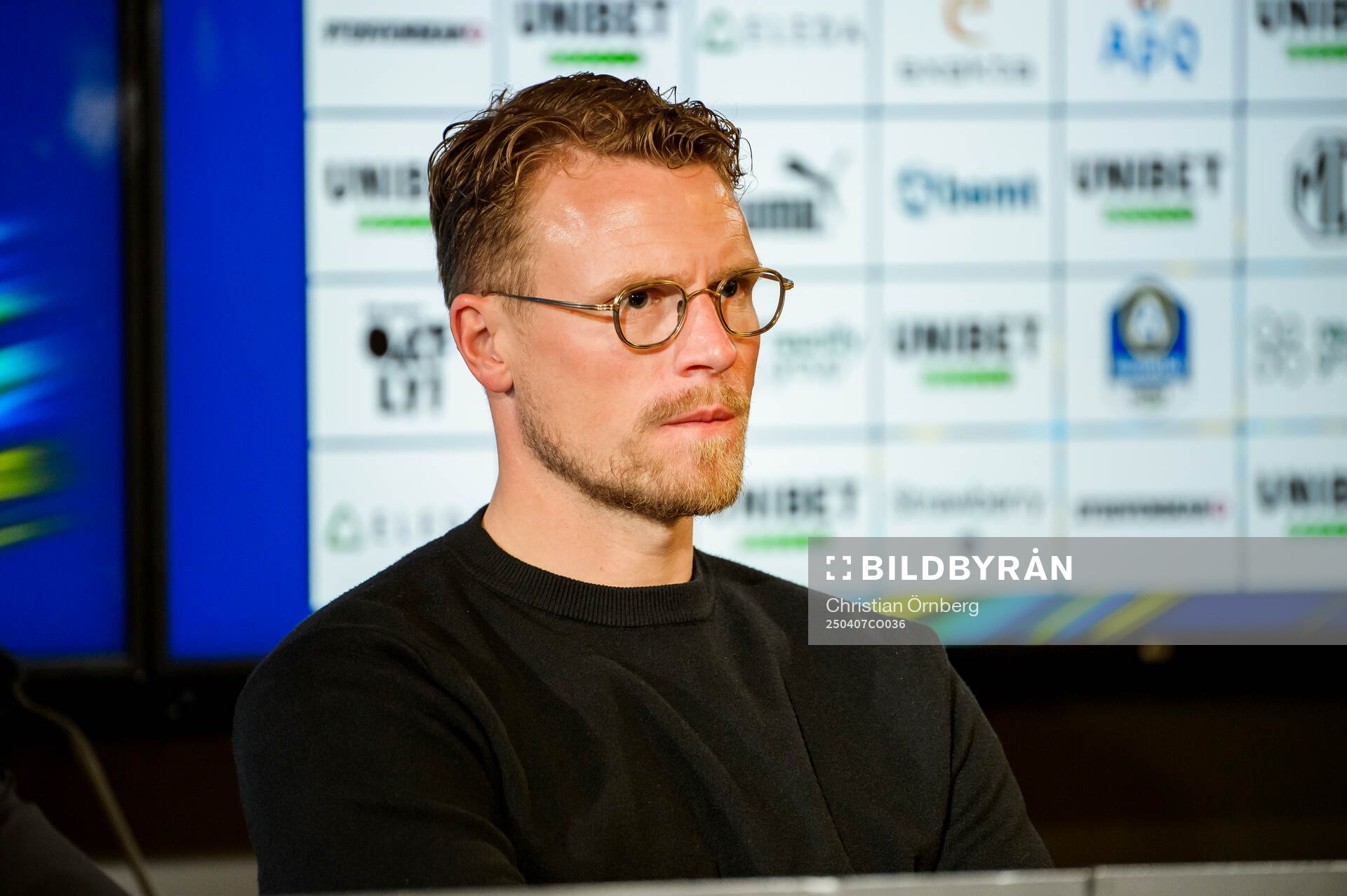 Elfsborgs tränare Oscar Hiljemark på en presskonferens