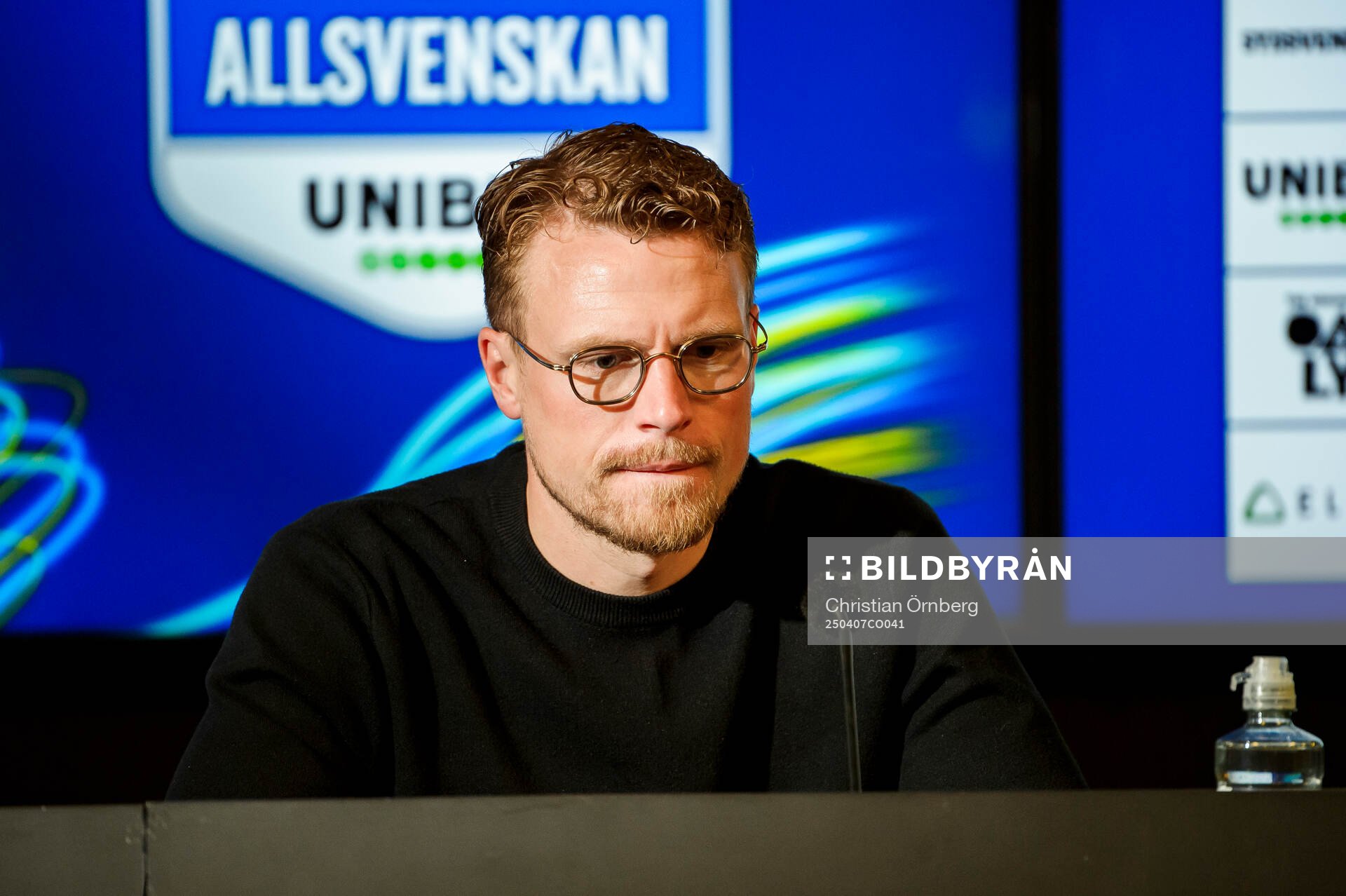 Elfsborgs tränare Oscar Hiljemark på en presskonferens