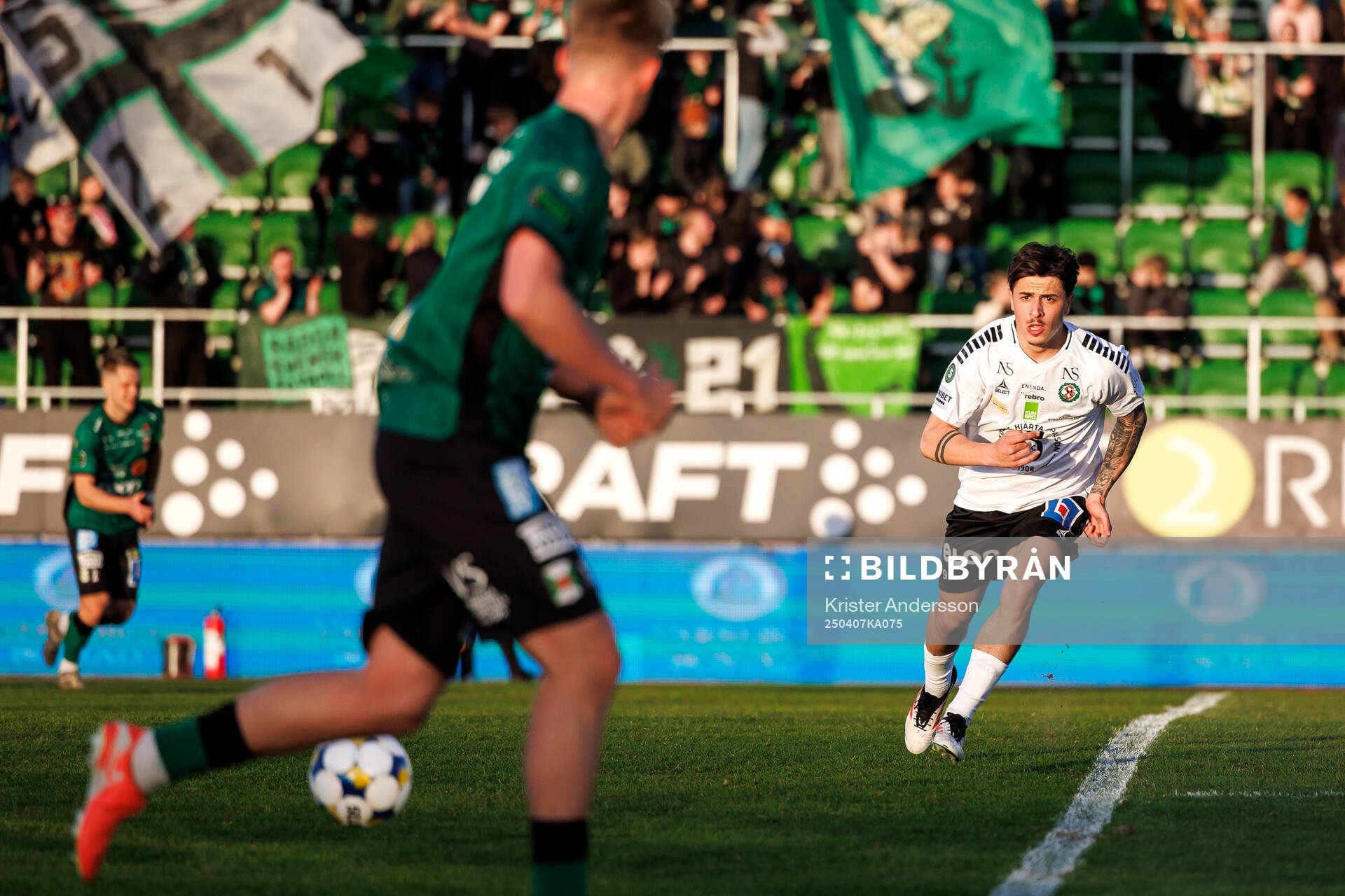Örebros Antonio Yakoub under fotbollsmatchen i Superettan mellan Varberg och Örebro den 7 april 2025 i Varberg. 