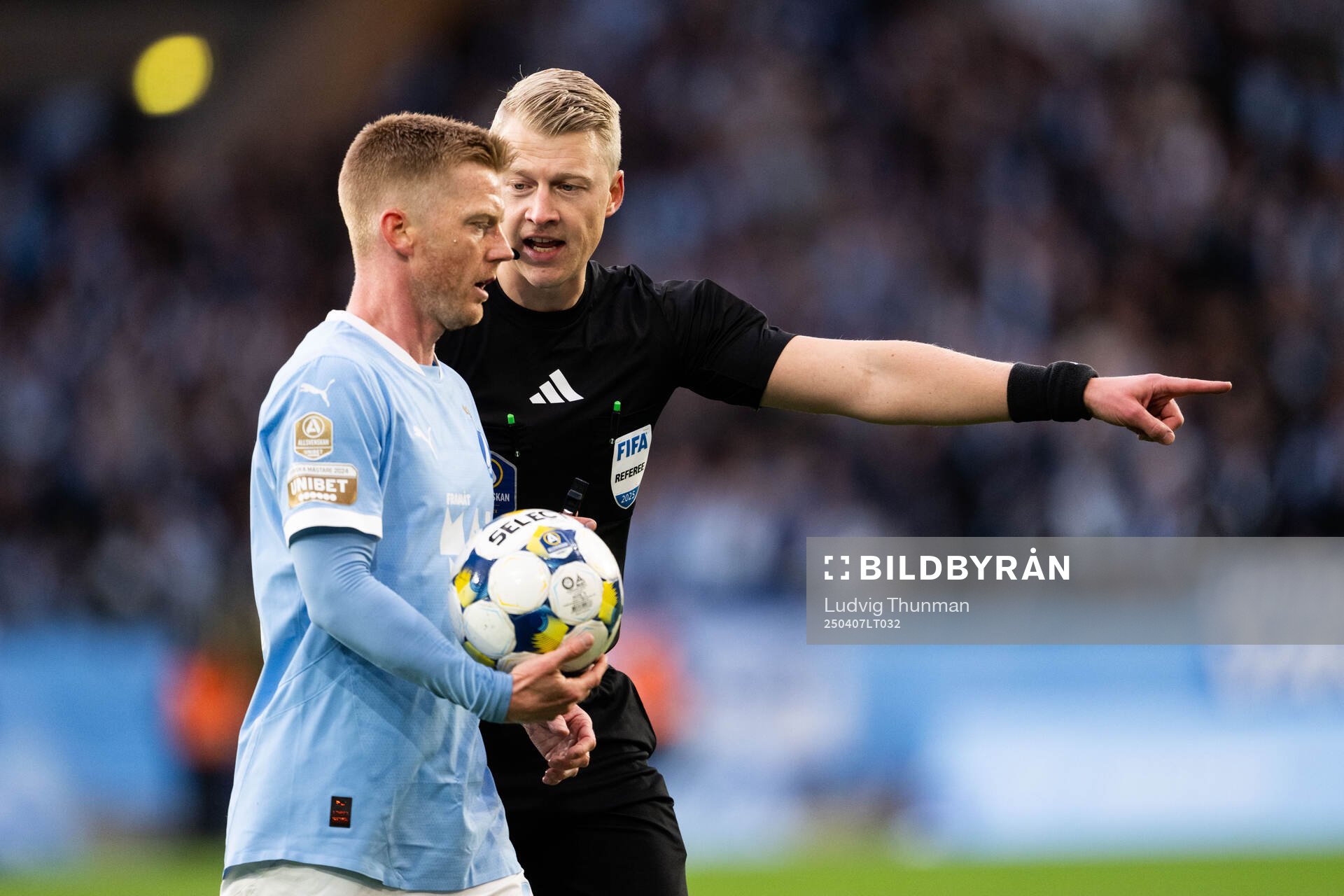 Malmö FFs Anders Bleg Christiansen och Domare Adam