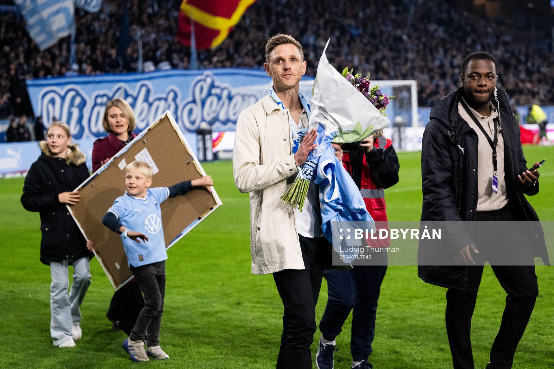 Malmö FFs Sören Rieks tackas av i halvtid av
