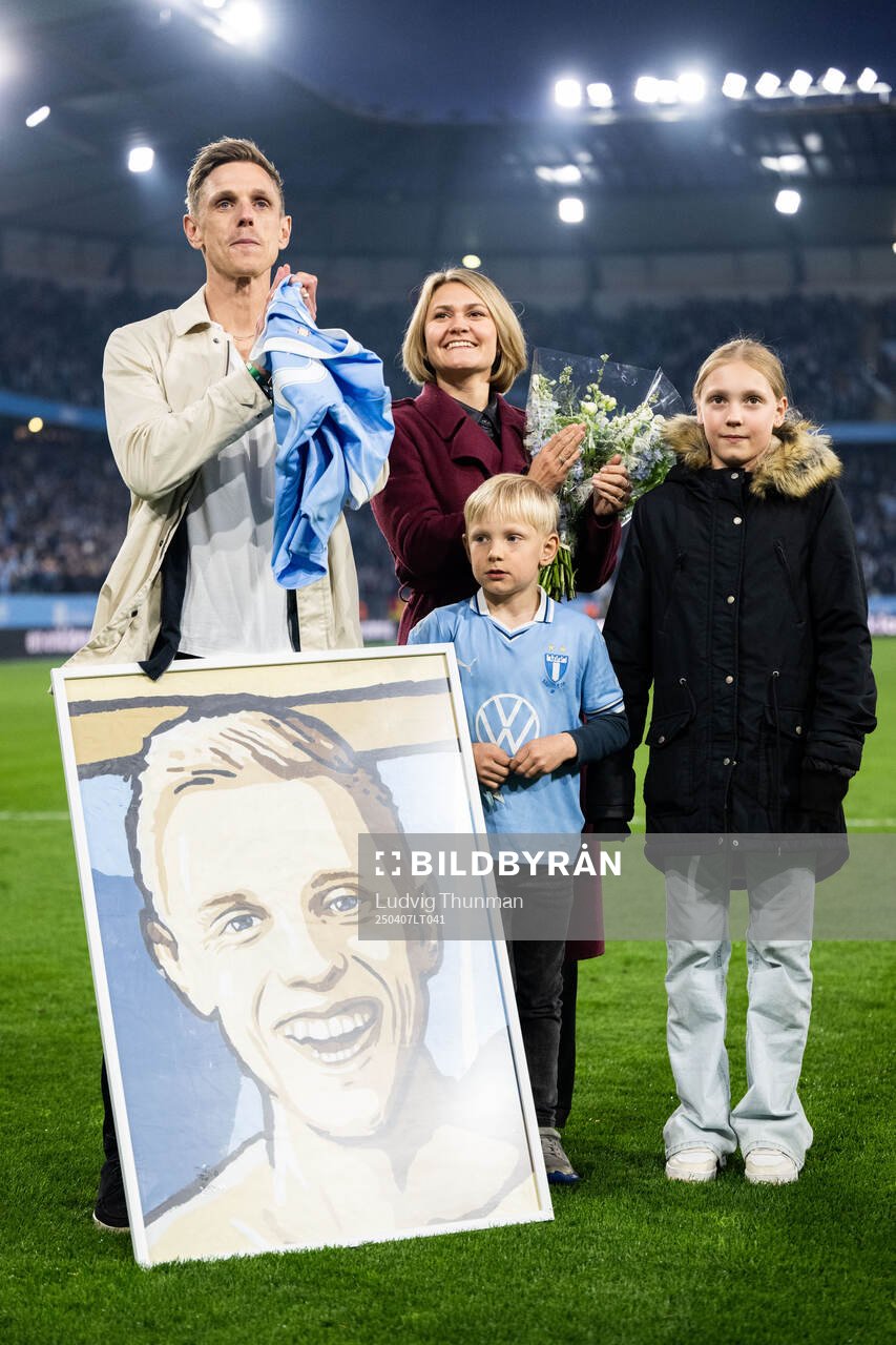 Malmö FFs Sören Rieks tackas av i halvtid av