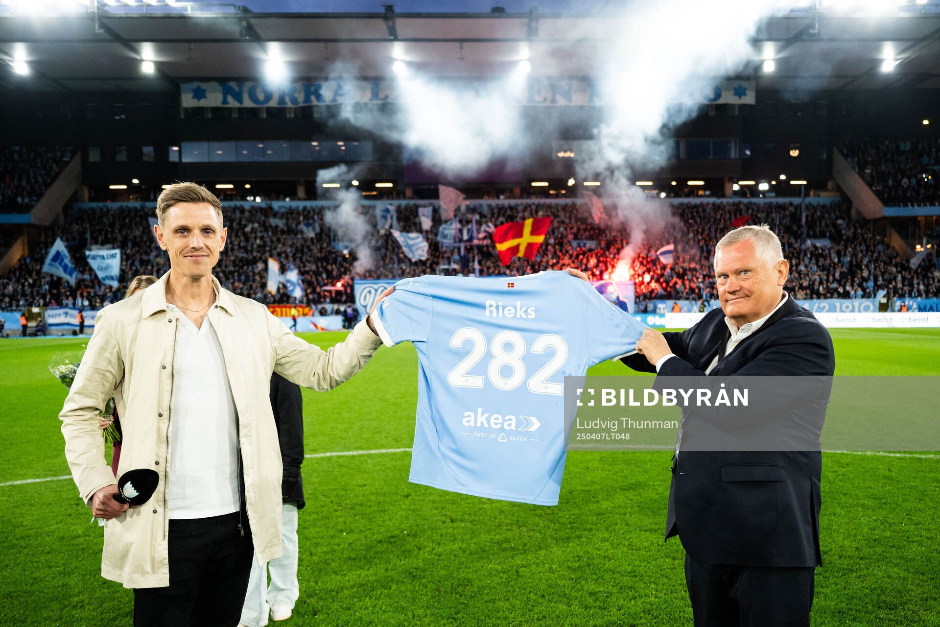 Malmö FFs Sören Rieks tackas av i halvtid av