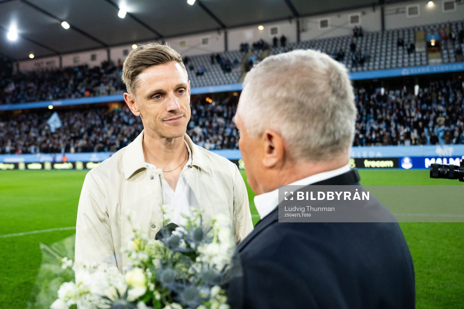 Malmö FFs Sören Rieks tackas av i halvtid av