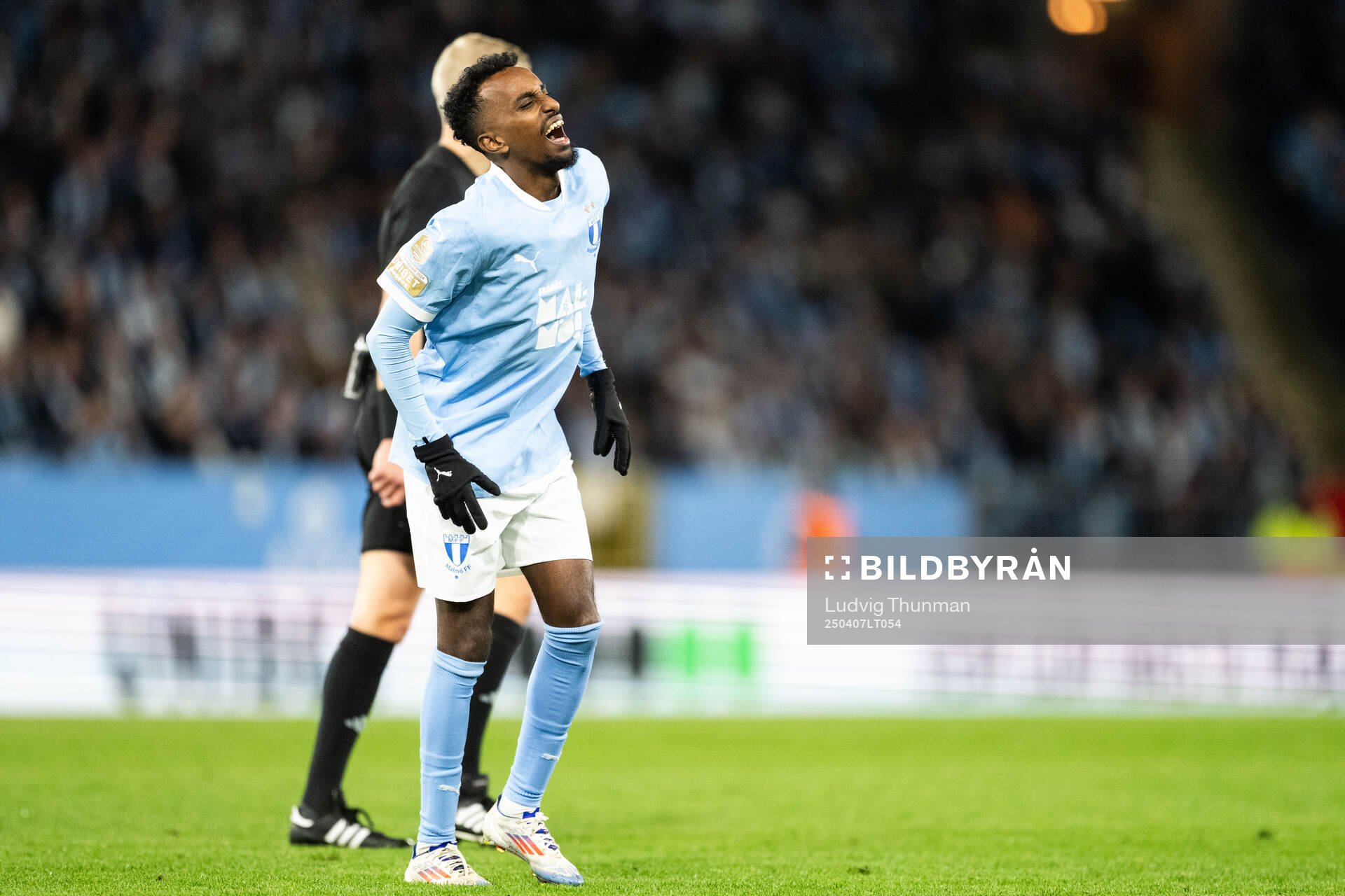 Malmö FFs Taha Abdi Ali har ont