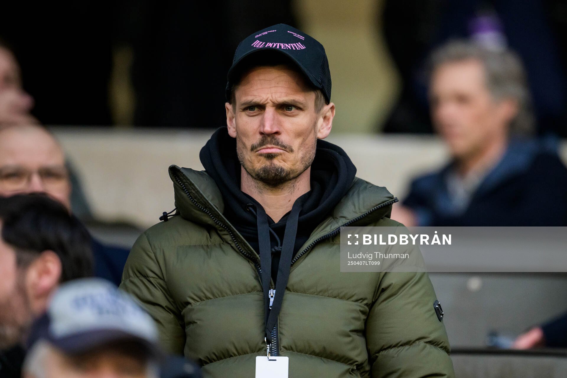 Fd Malmö FF spelaren Markus Rosenberg på läktaren
