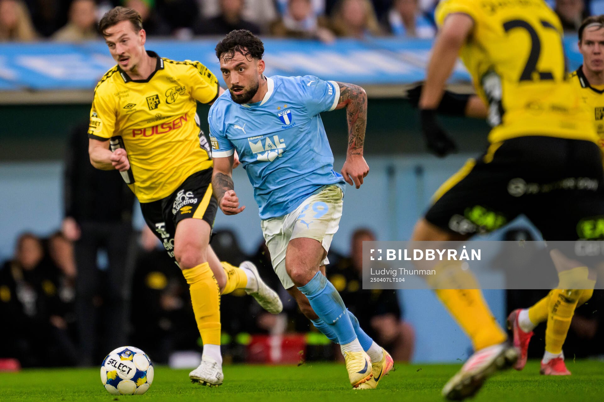 Malmö FFs Sead Haksabanovic under fotbollsmatchen i Allsvenskan mellan Malmö FF och Elfsborg den 7 april 2025 i Malmö. 