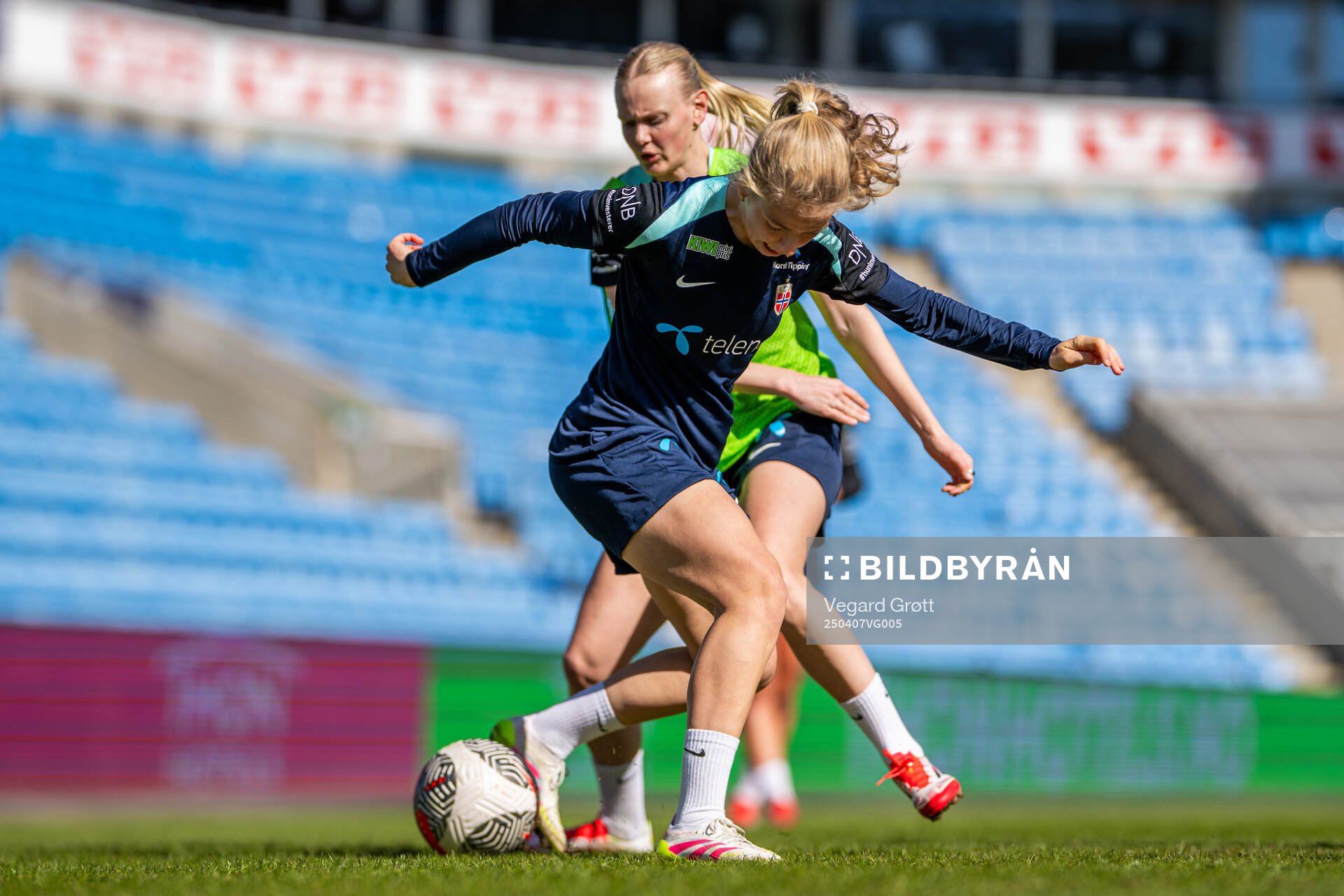 Justine Kielland and Karina Sævik of the Norwegian women's