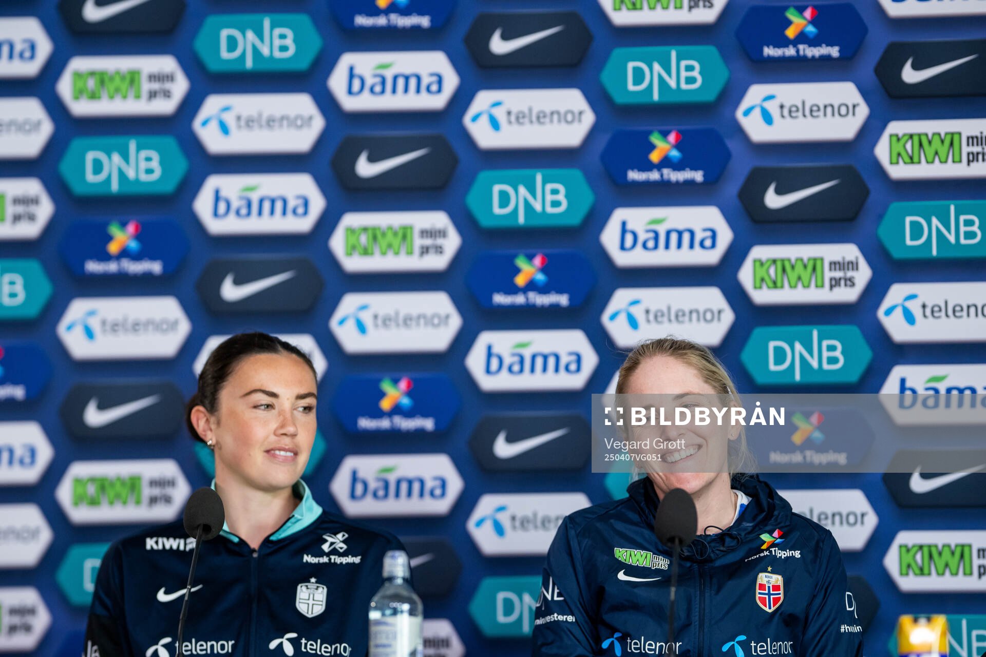 Ingrid Syrstad Engen and head coach Gemma Grainger of the