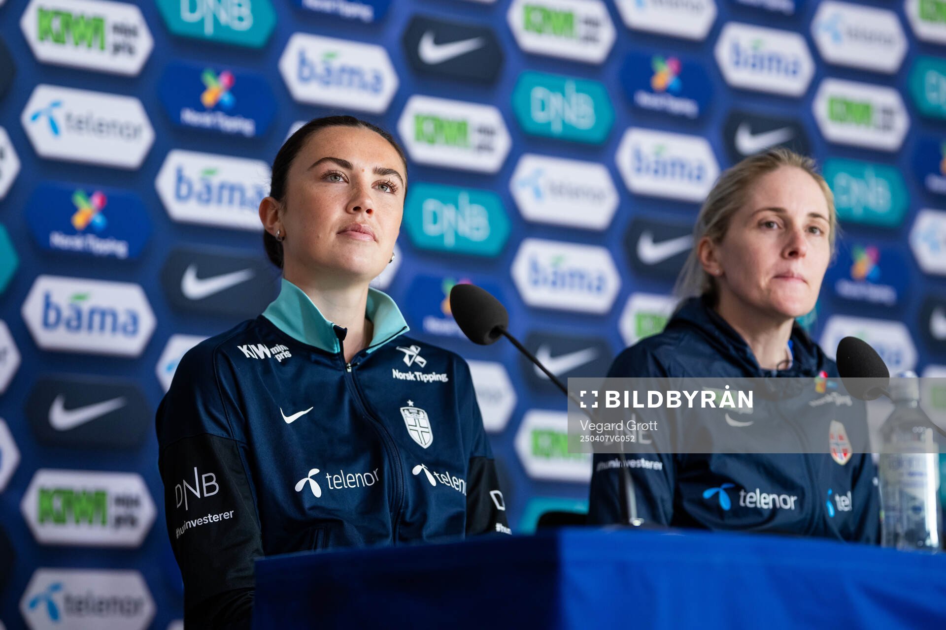 Ingrid Syrstad Engen and head coach Gemma Grainger of the
