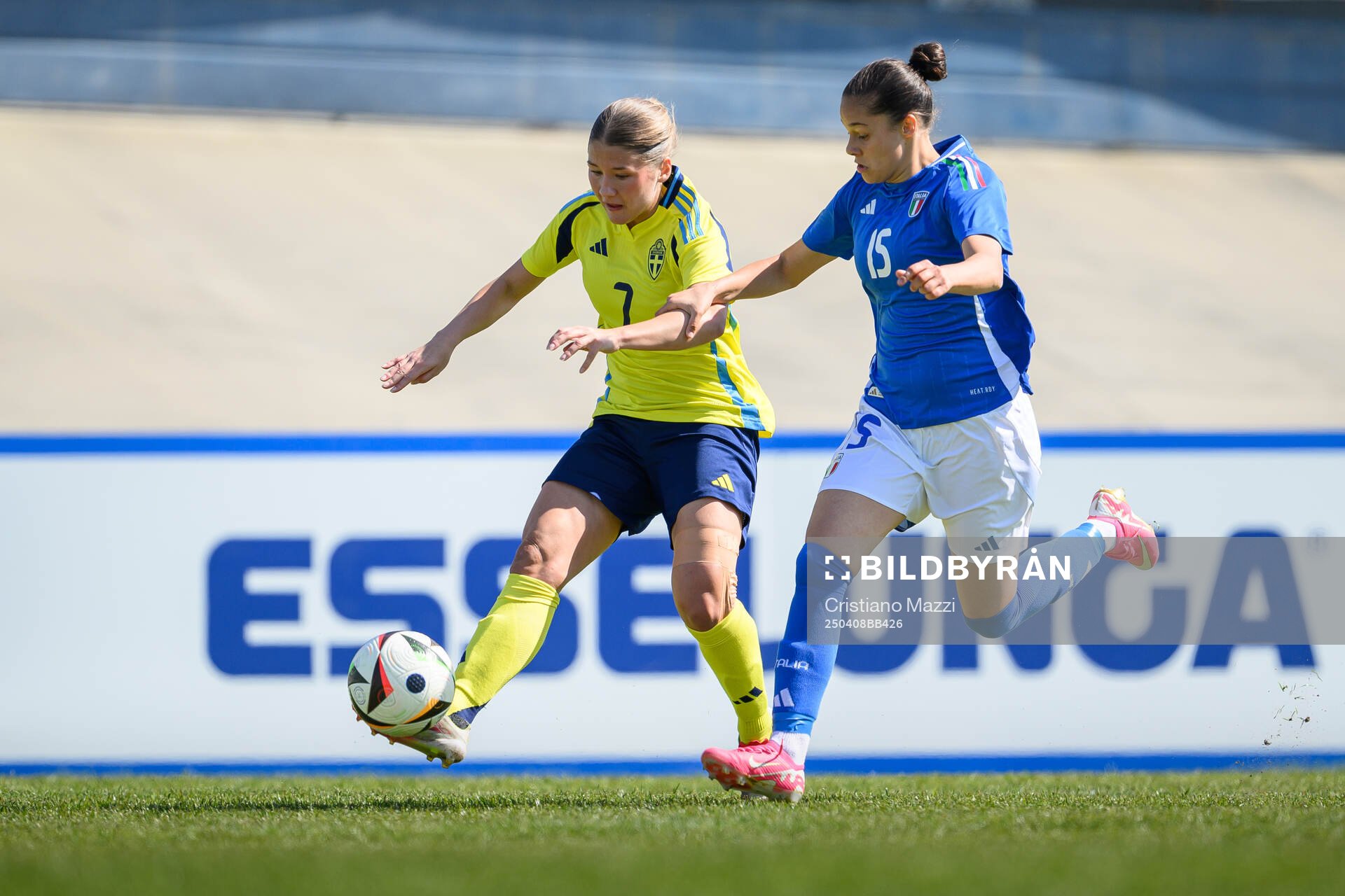 Novalie Jensen of Sweden and Emma Lombardi of Italy