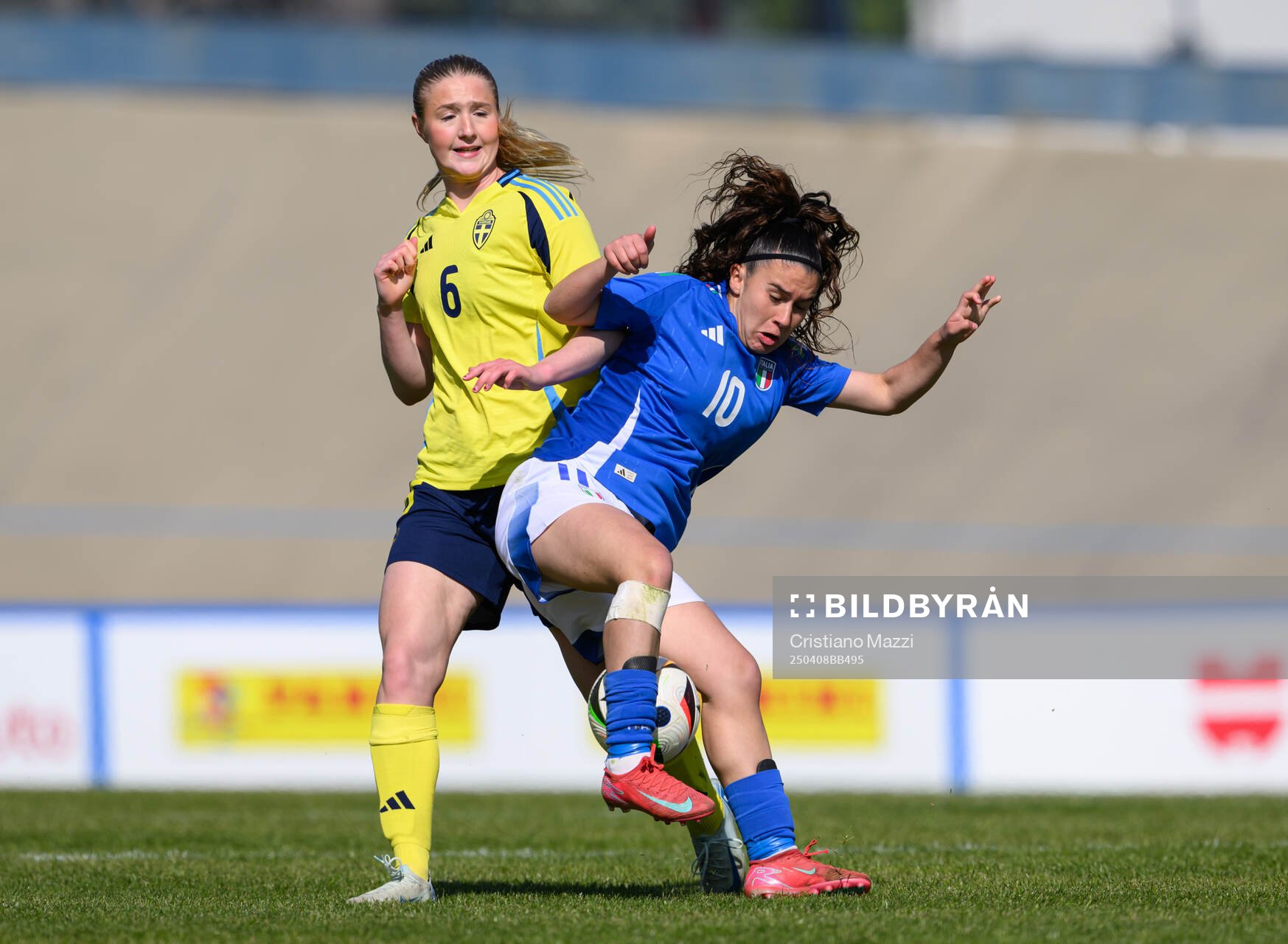 Alexandra Larsson of Sweden and Giada Pellegrino Cim of Italy during the UEFA Women's Under-19 Euro Qualifier football match between Italy and Sweden on April 8, 2025 in Forli.