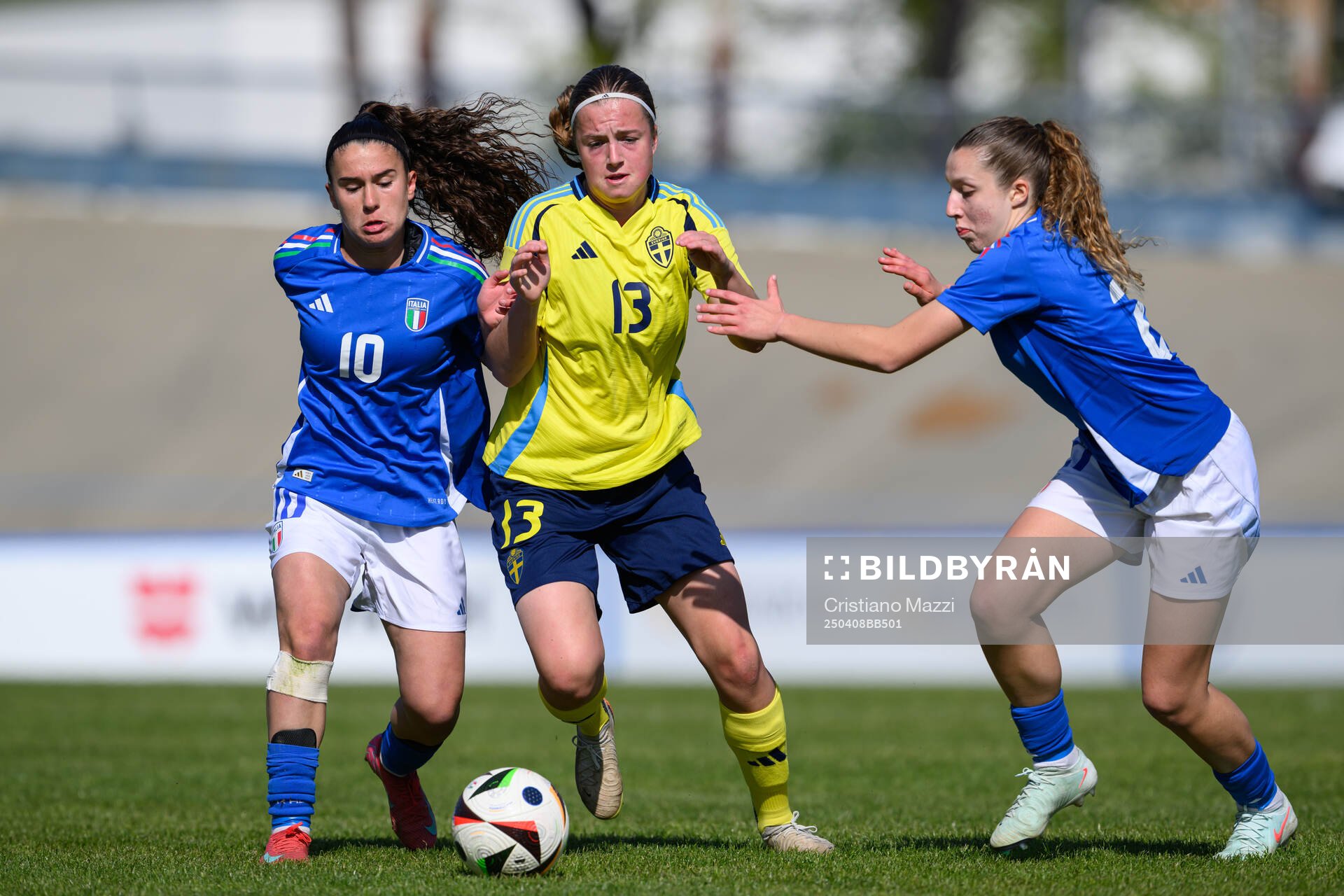 Emma Broddheimer of Sweden against Giada Pellegrino Cim and