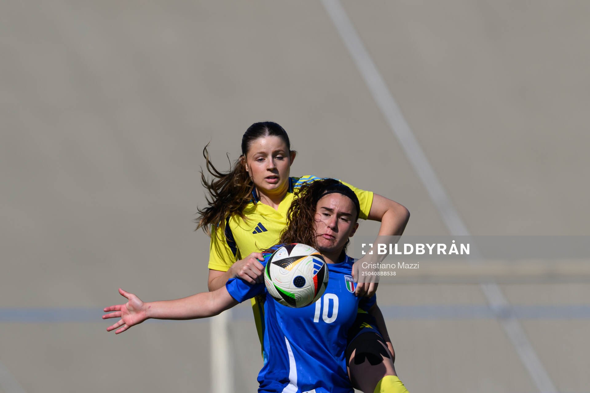 Emma Holmqvist of Sweden and Giada Pellegrino Cim of Italy during the UEFA Women's Under-19 Euro Qualifier football match between Italy and Sweden on April 8, 2025 in Forli.