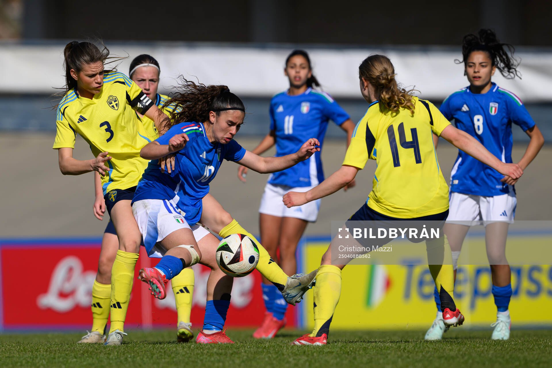Giada Pellegrino Cim of Italy against Bella Andersson and Hannah Sjödahl of Sweden during the UEFA Women's Under-19 Euro Qualifier football match between Italy and Sweden on April 8, 2025 in Forli.