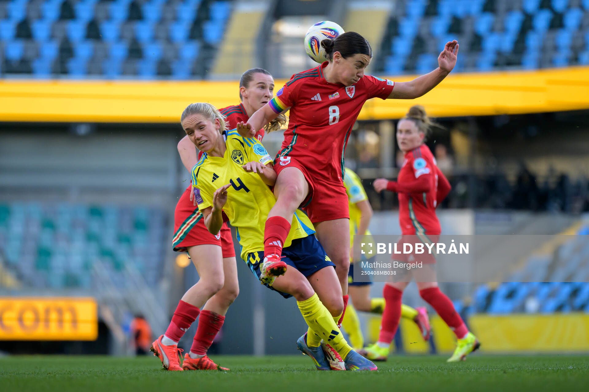 Hanna Lundkvist of Sweden and Angharad James of Wales