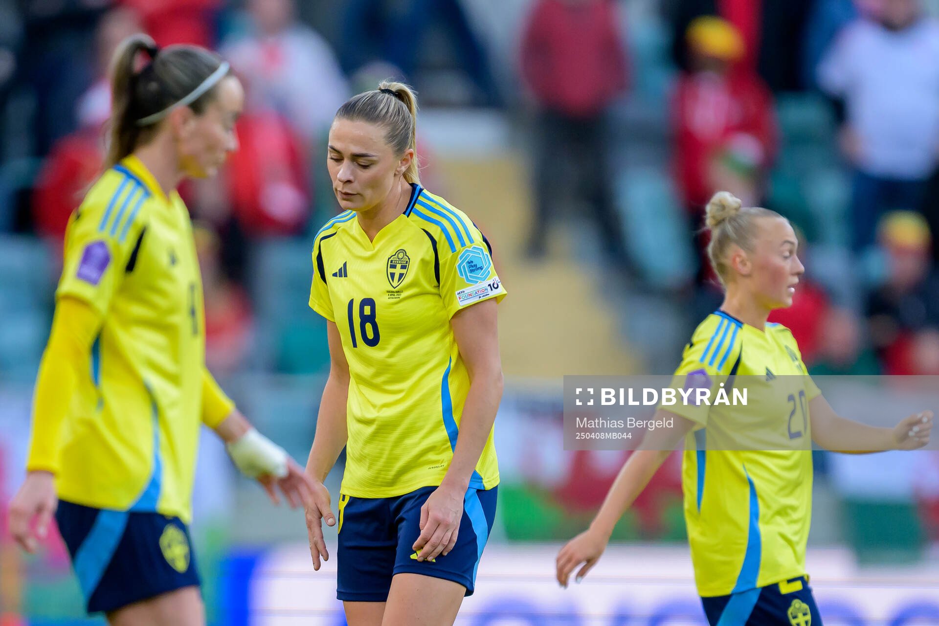 Kosovare Asllani , Fridolina Rolfö and Hanna Bennison of