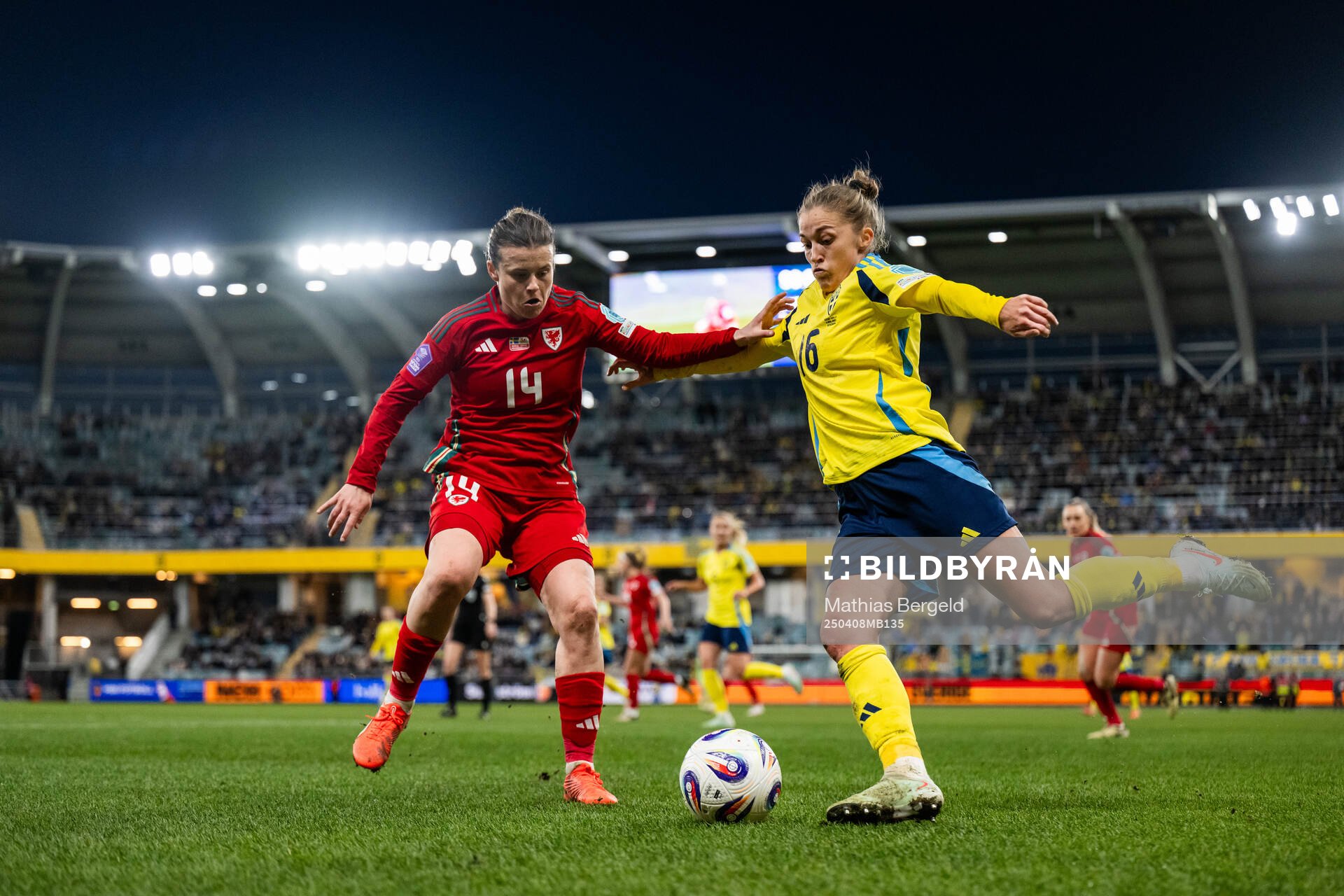 Hayley Ladd of Wales and Filippa Angeldahl of Sweden