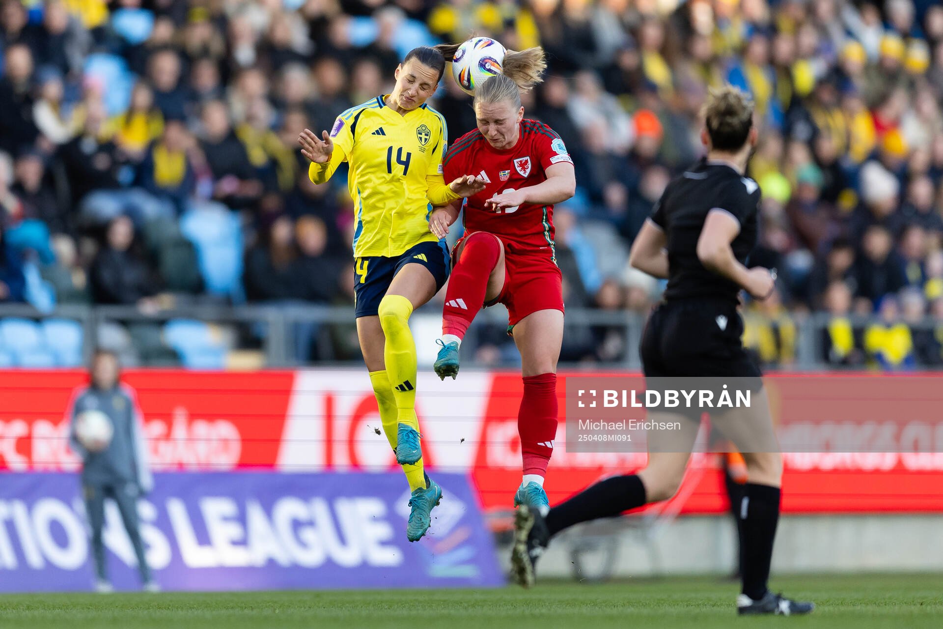 Nathalie Björn of Sweden and Elise Hughes of Wales