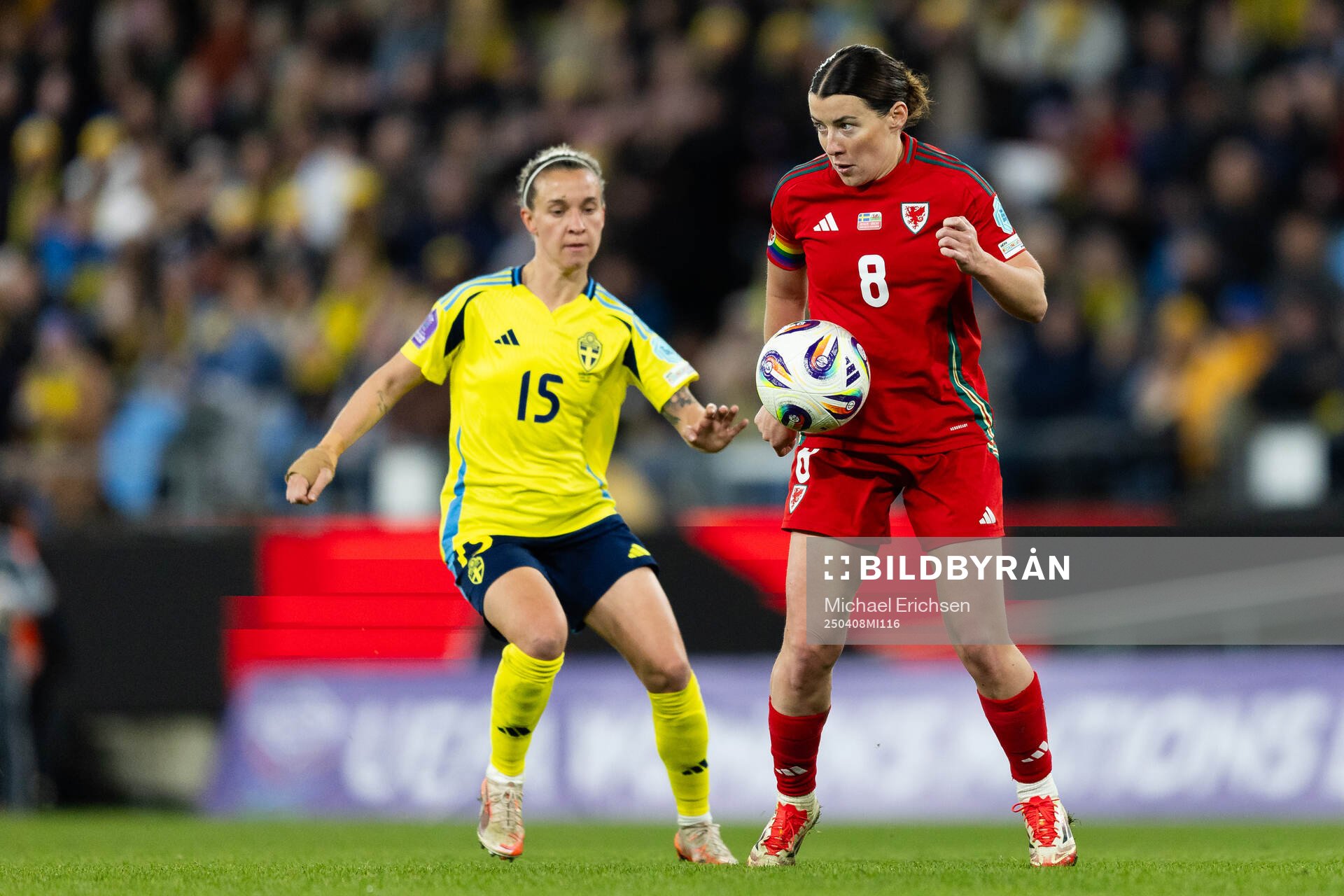 Julia Zigiotti Olme of Sweden and Angharad James of Wales