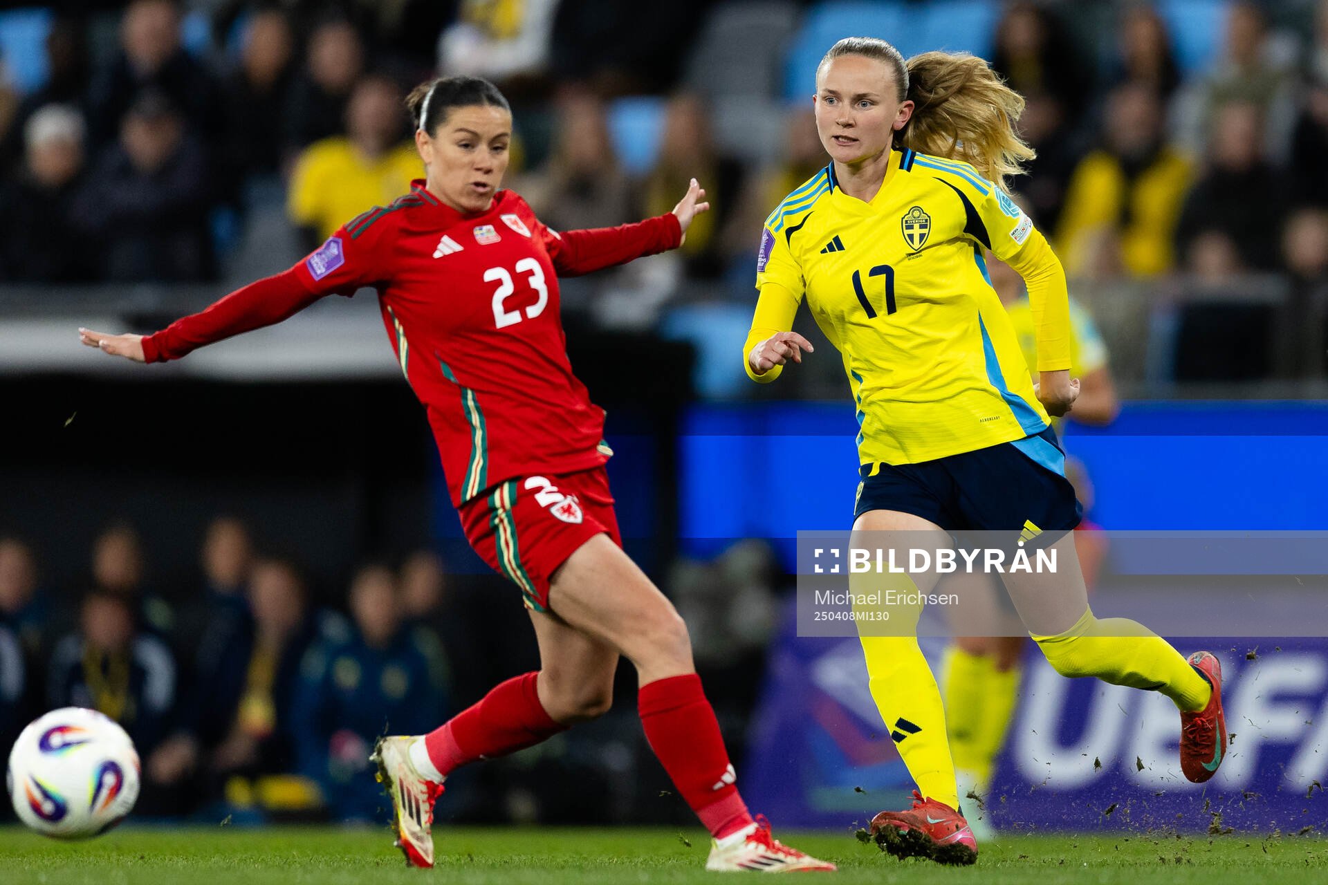 Ffion Morgan of Wales and Matilda Vinberg of Sweden