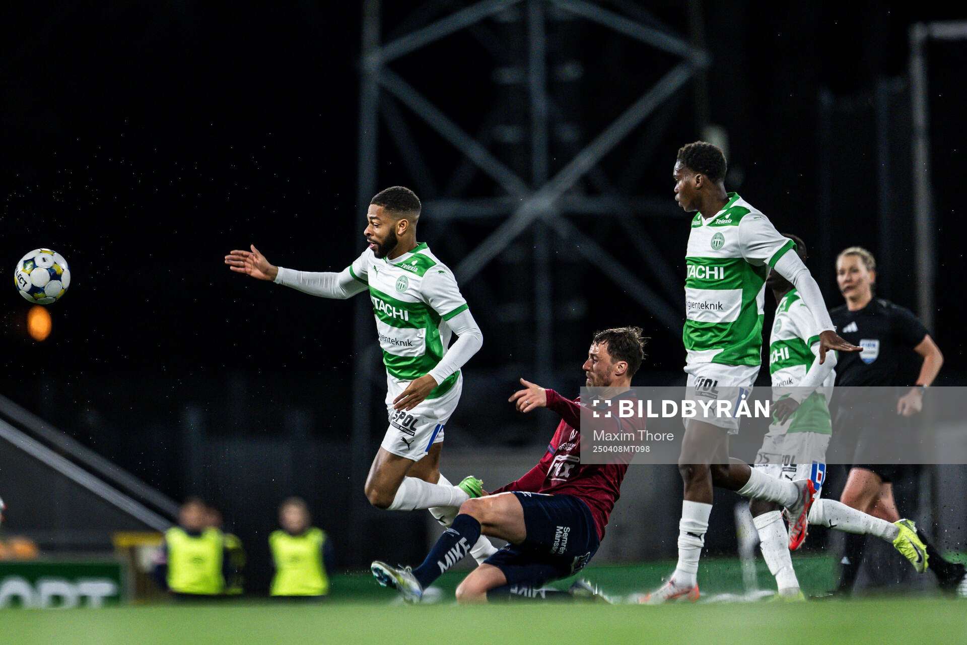 Västerås Elijah Dixon-Bonner under fotbollsmatchen i Superettan mellan Västerås och Örgryte den 8 april 2025 i Västerås. 