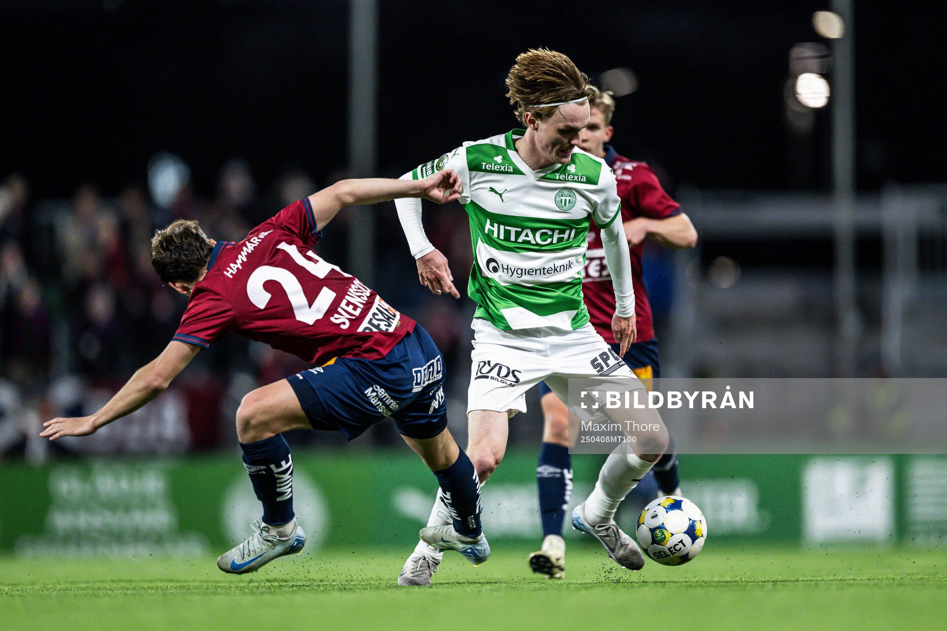 Västerås Julius Johansson under fotbollsmatchen i Superettan mellan Västerås och Örgryte den 8 april 2025 i Västerås. 
