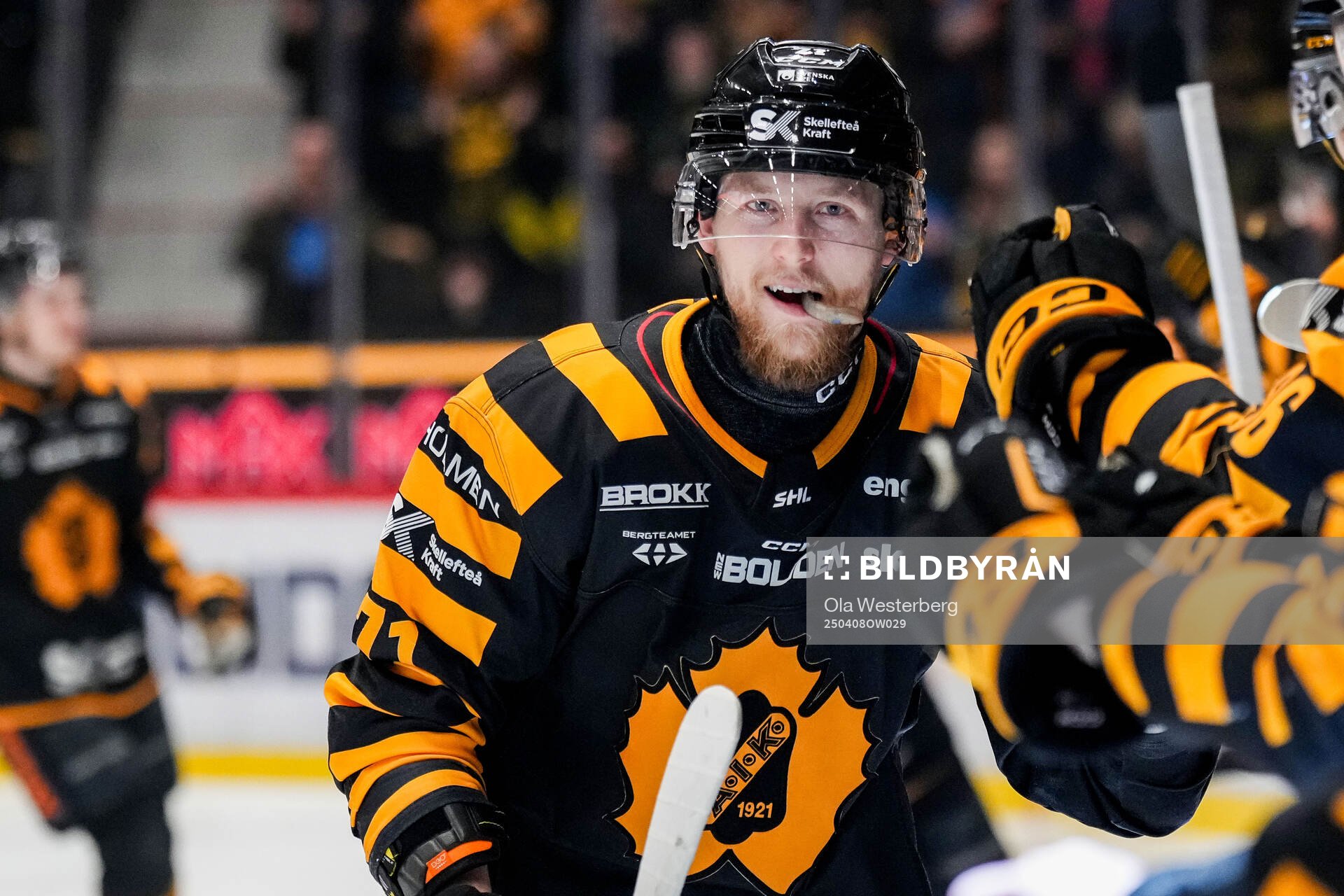 Skellefteås Jonathan Davidsson jublar