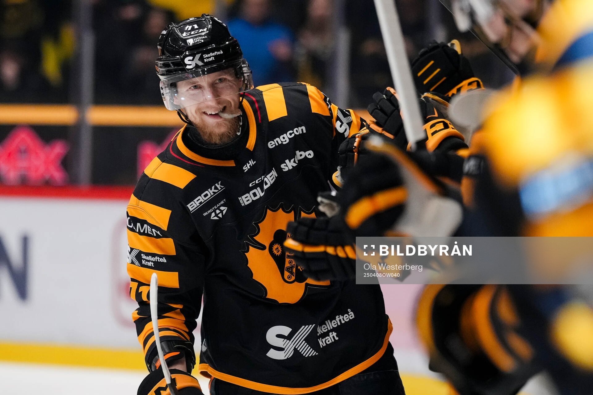 Skellefteås Jonathan Davidsson jublar