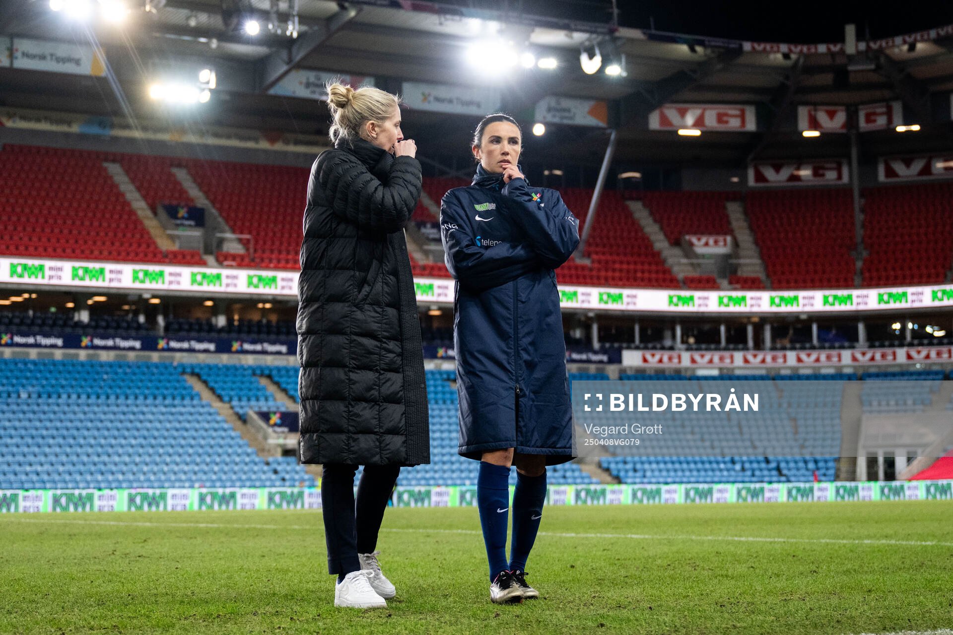Head coach Gemma Grainger and Ingrid Syrstad Engen of Norway
